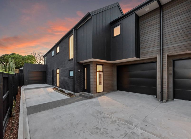 1-5/30 McLean Street - 5x Townhouses
