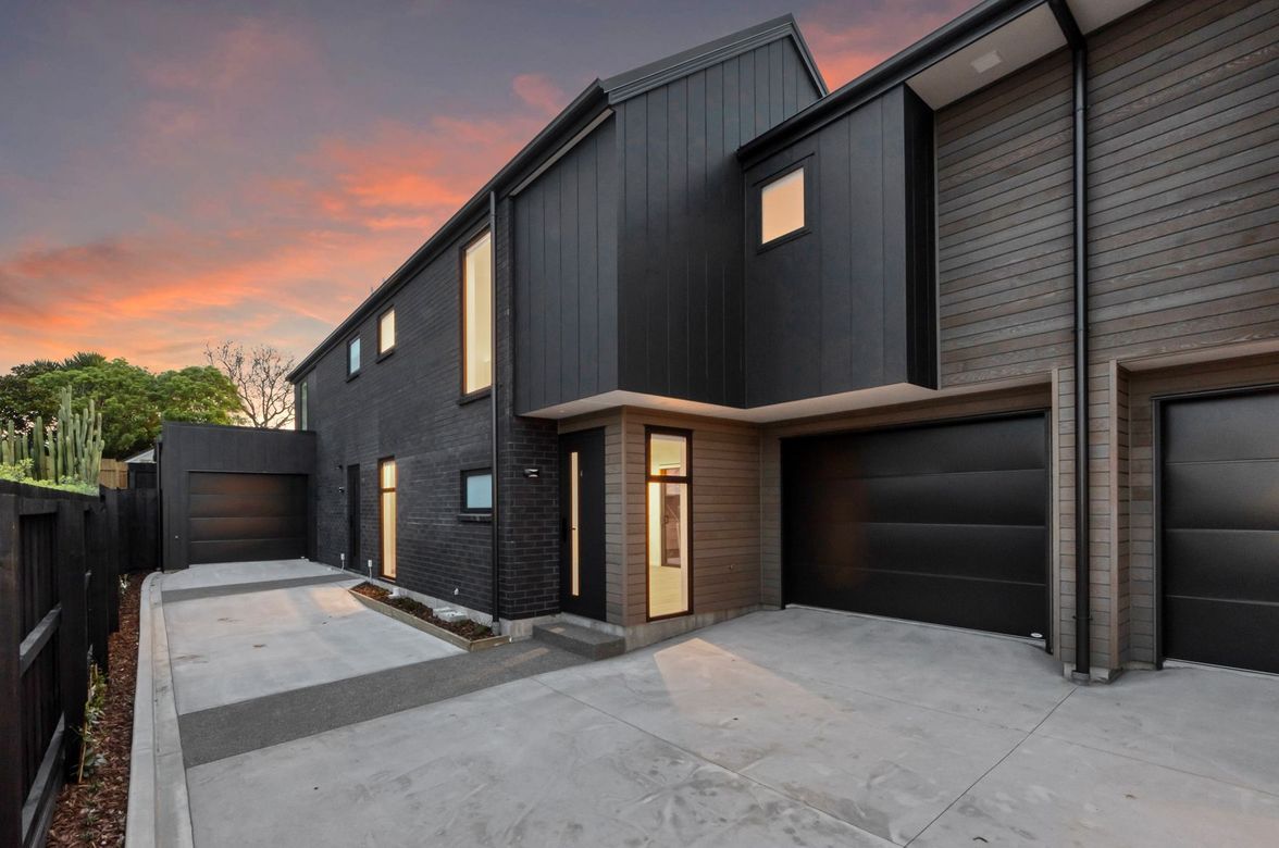 1-5/30 McLean Street - 5x Townhouses