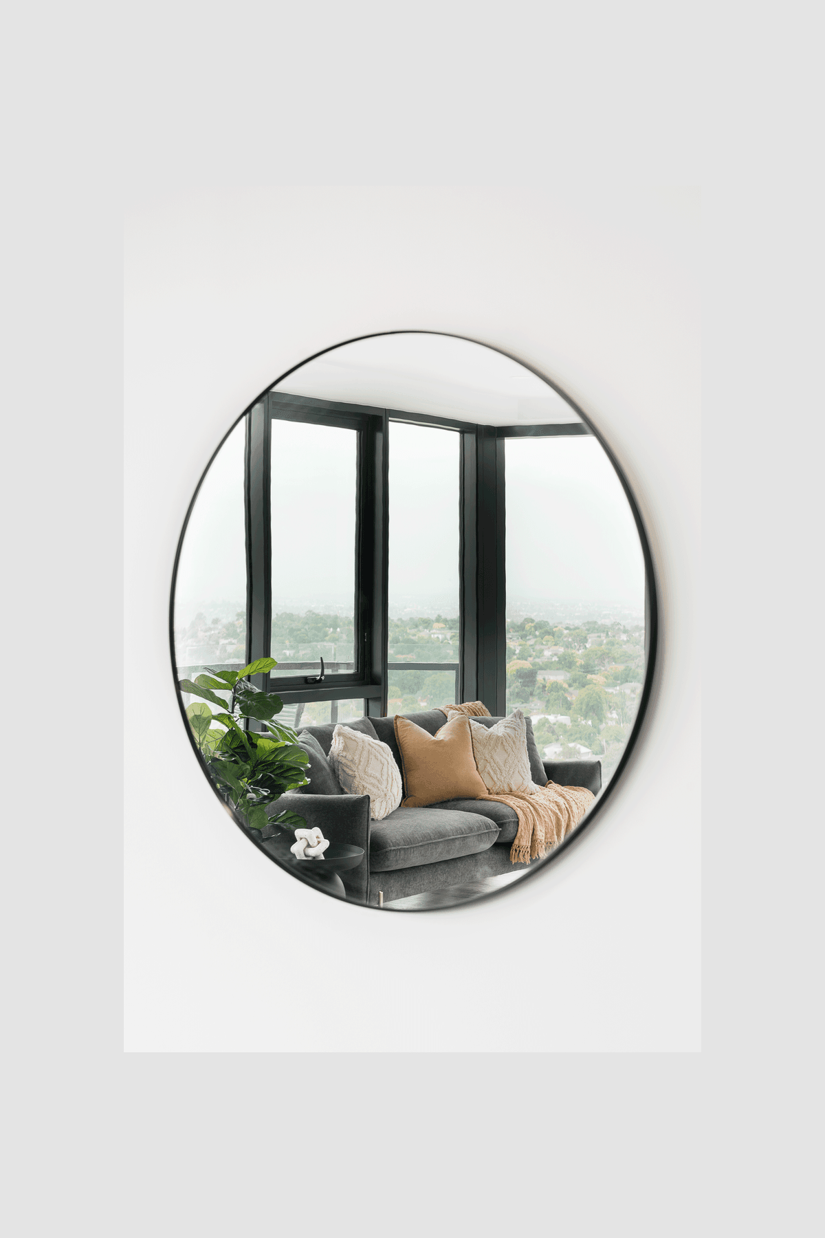 MORCPanoramaMirror01SLWEB202302.png
