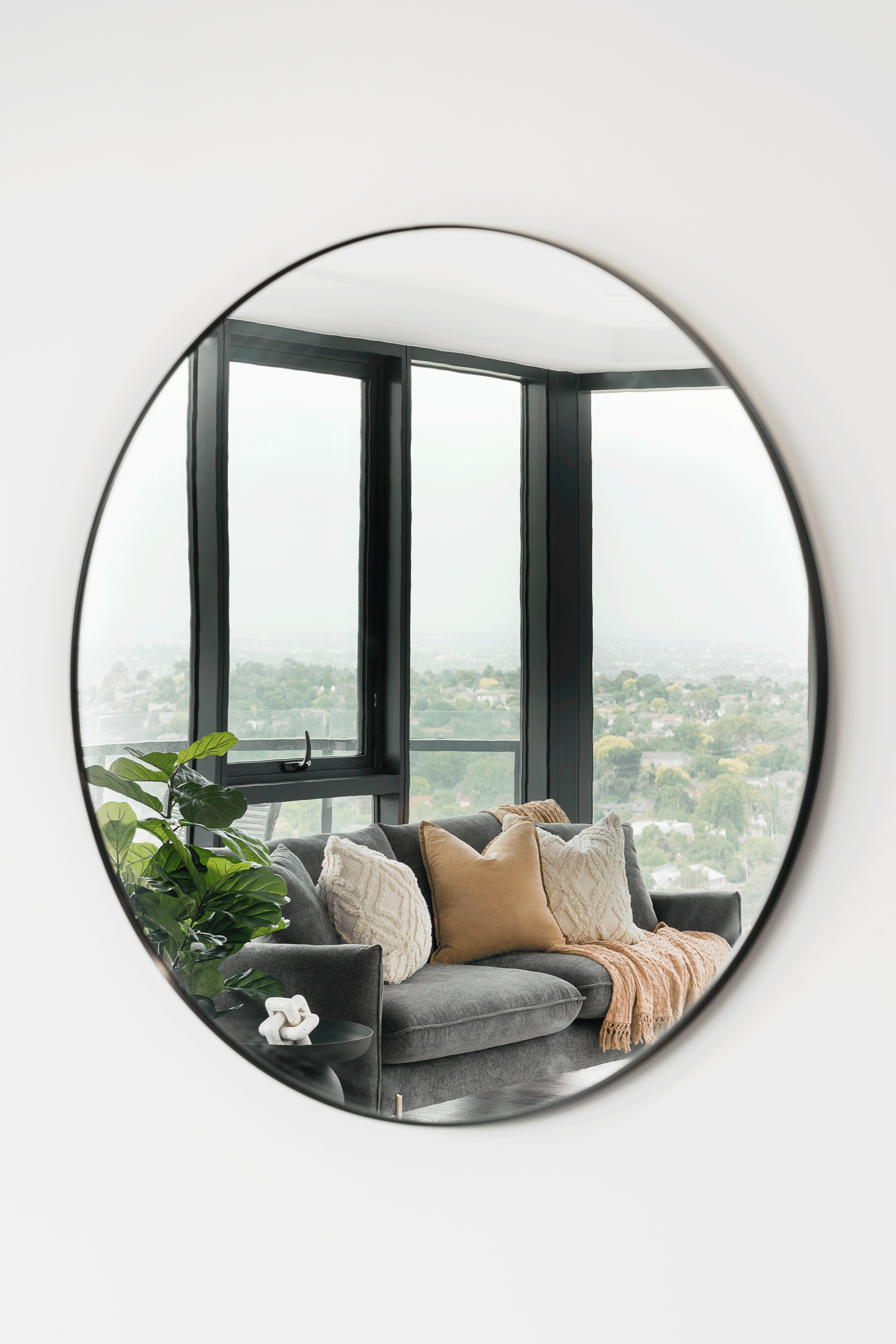 MORCPanoramaMirror01SLWEB202302.png