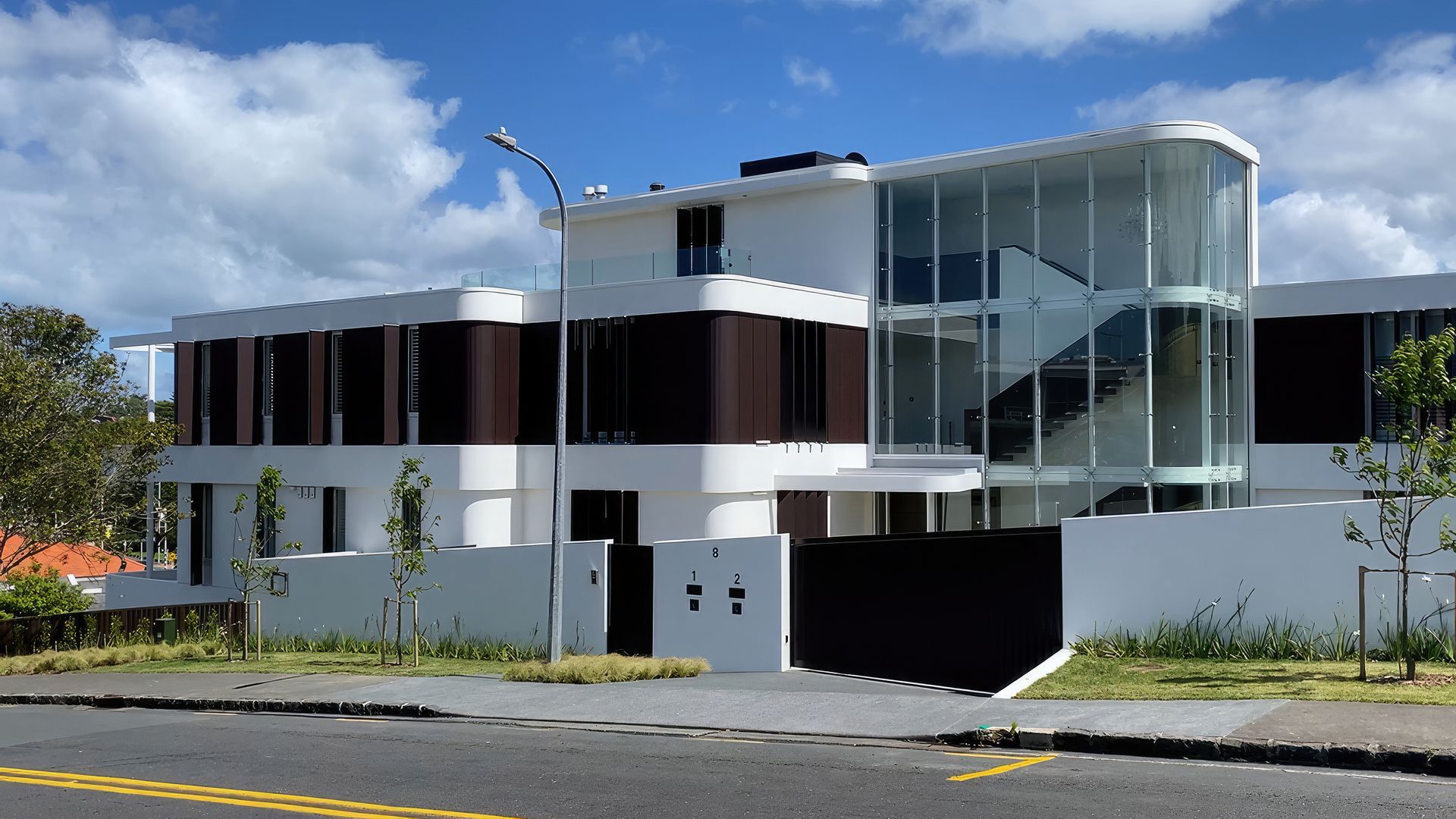 Watch the “Mission Bay – Bent Glass Masterpiece” Video video
