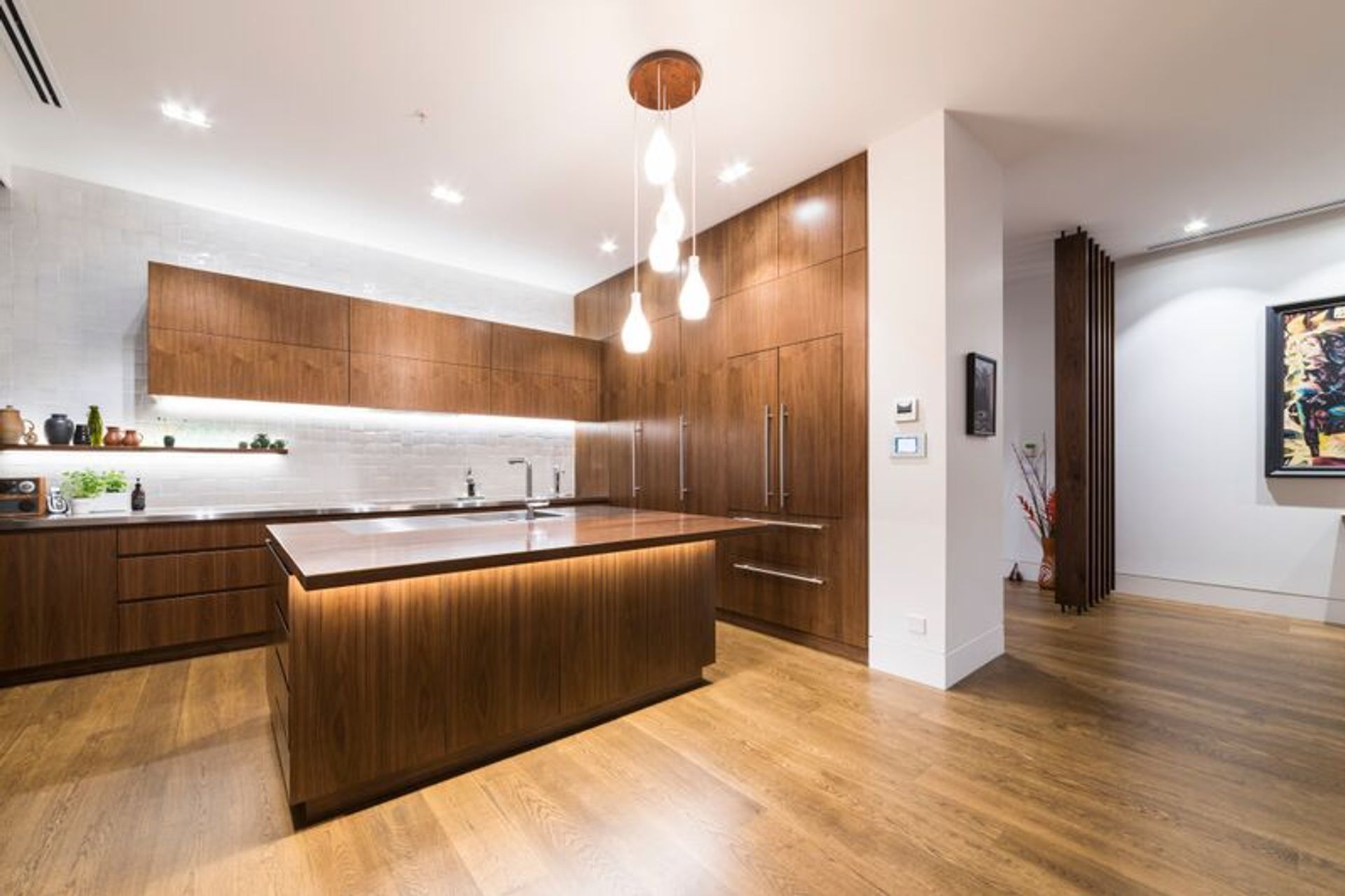 Metropolis Luxury Apartment