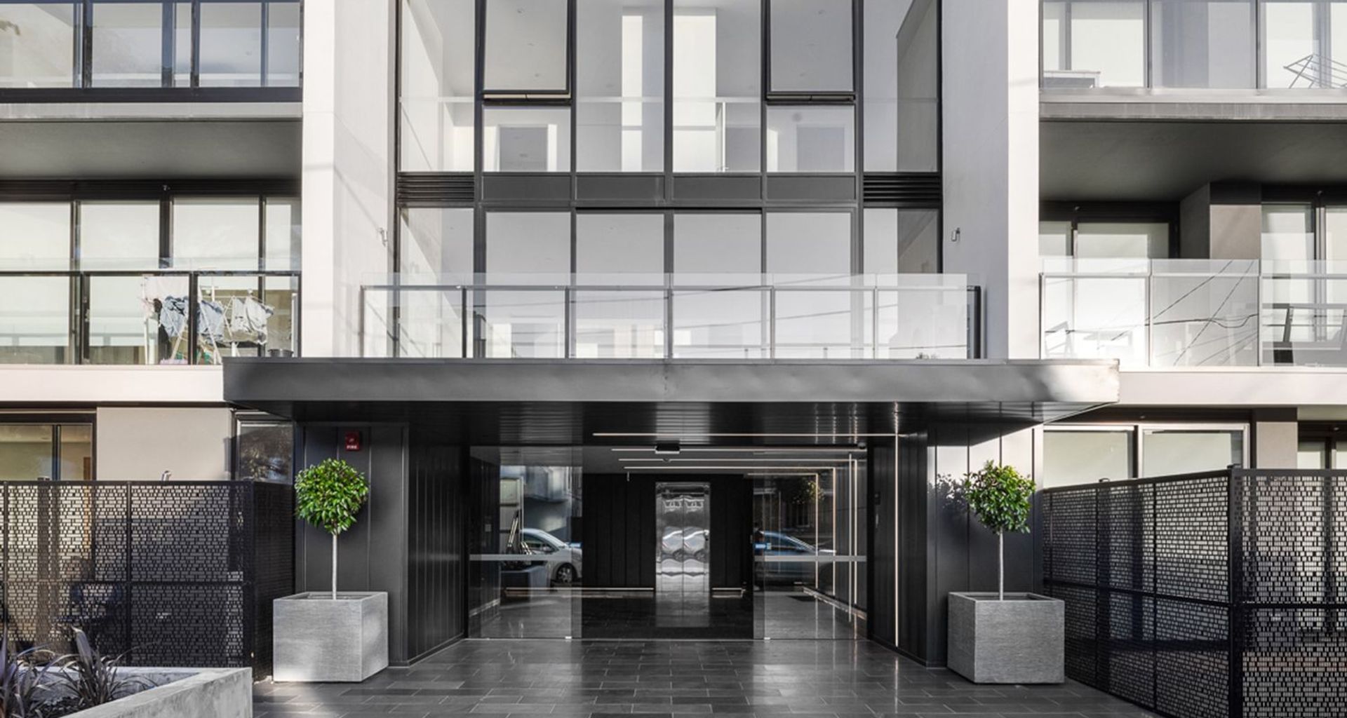 Mercuri Apartments banner