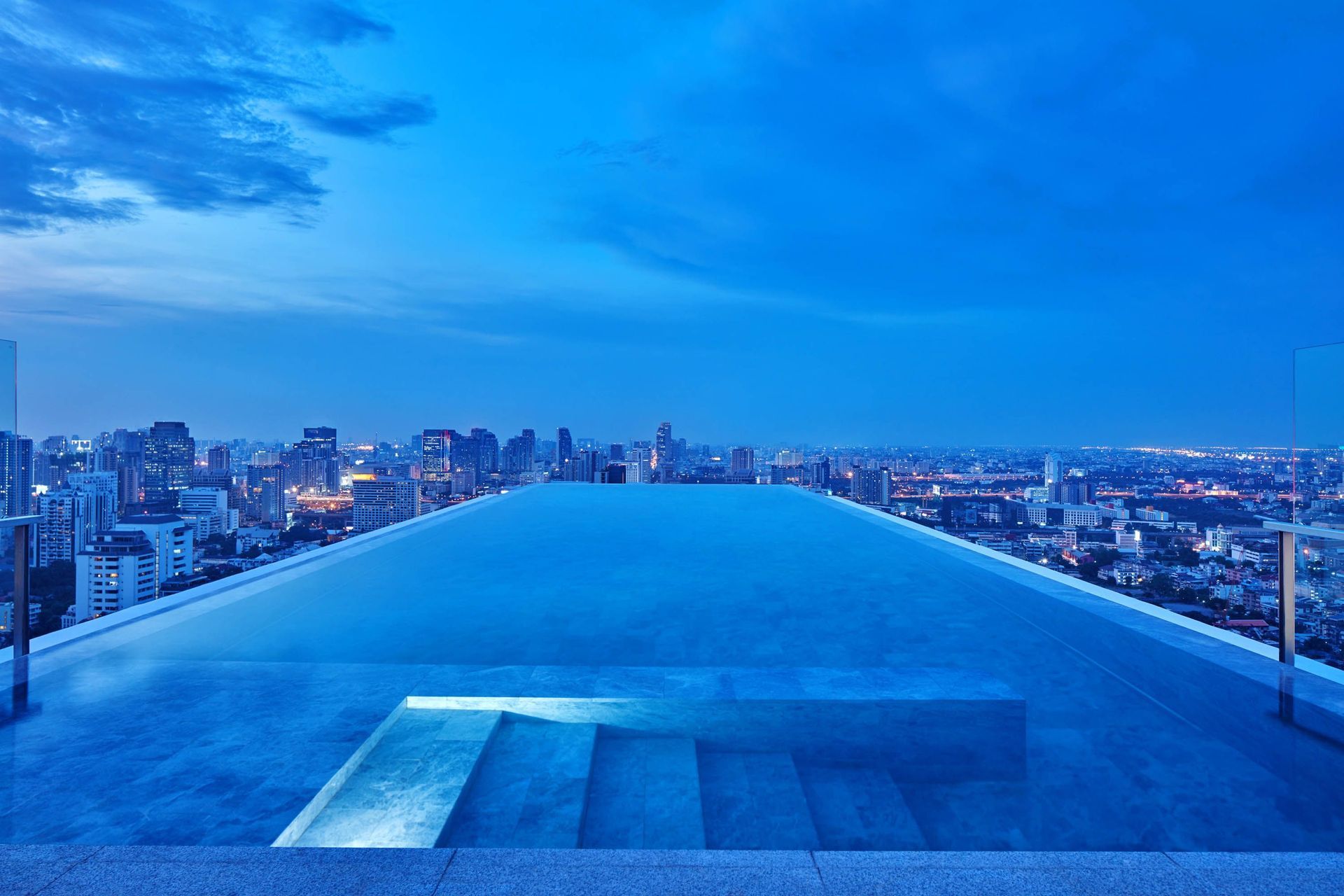Pool-Hero-3-40A5215.jpg