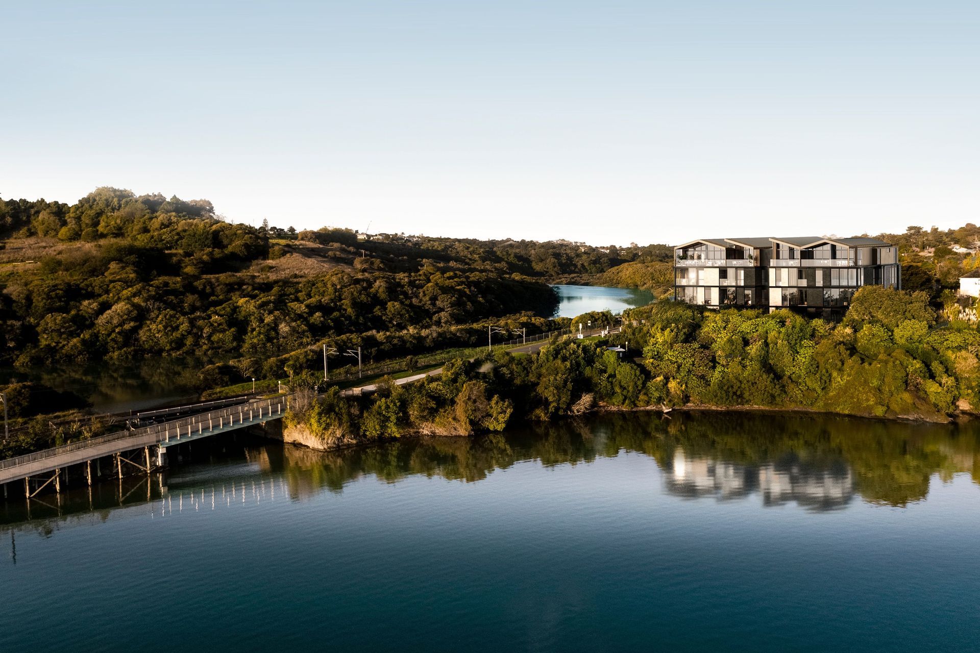 Teal Apartment, Orakei Basin