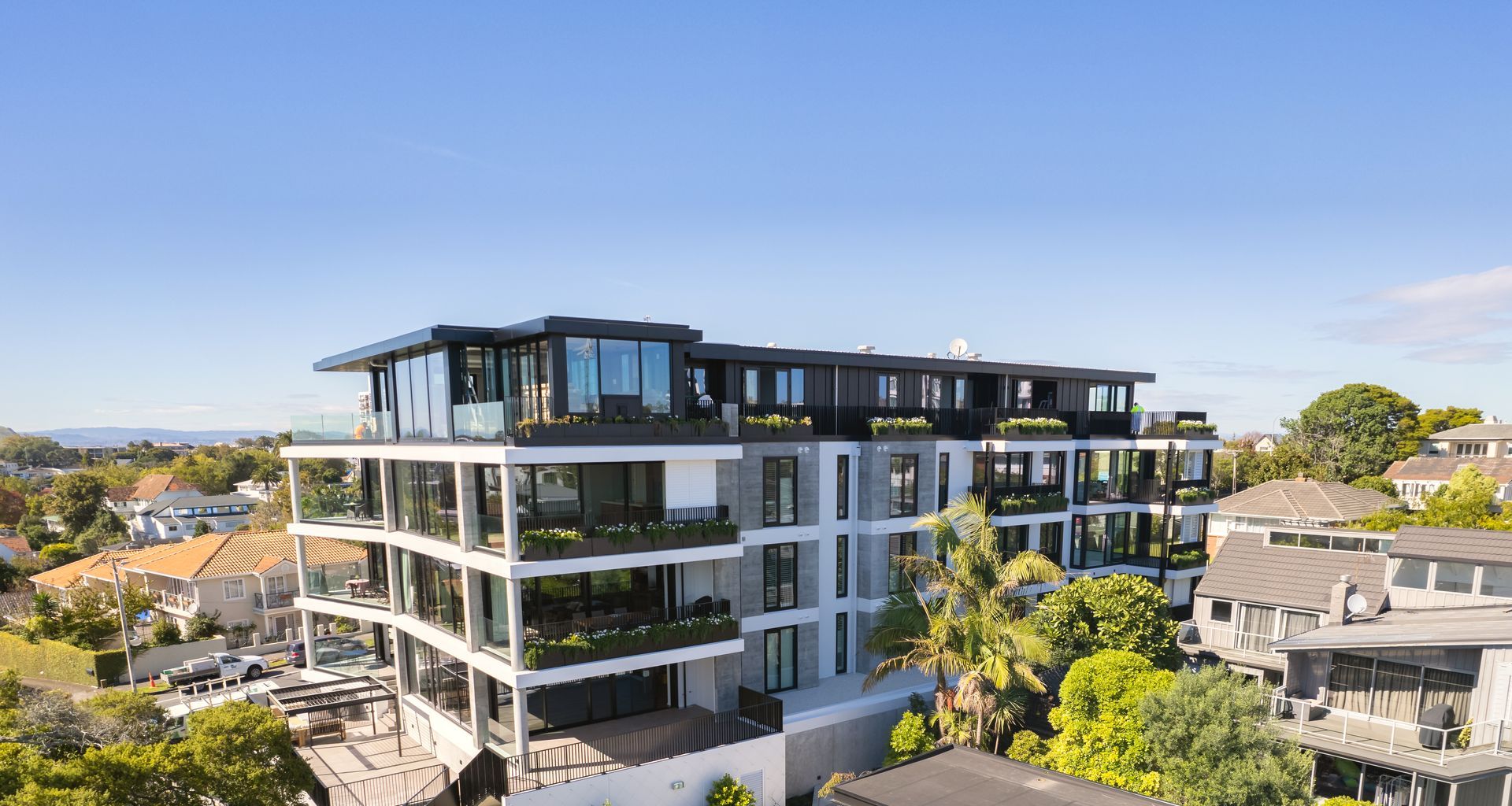 Elm Apartments, Remuera banner