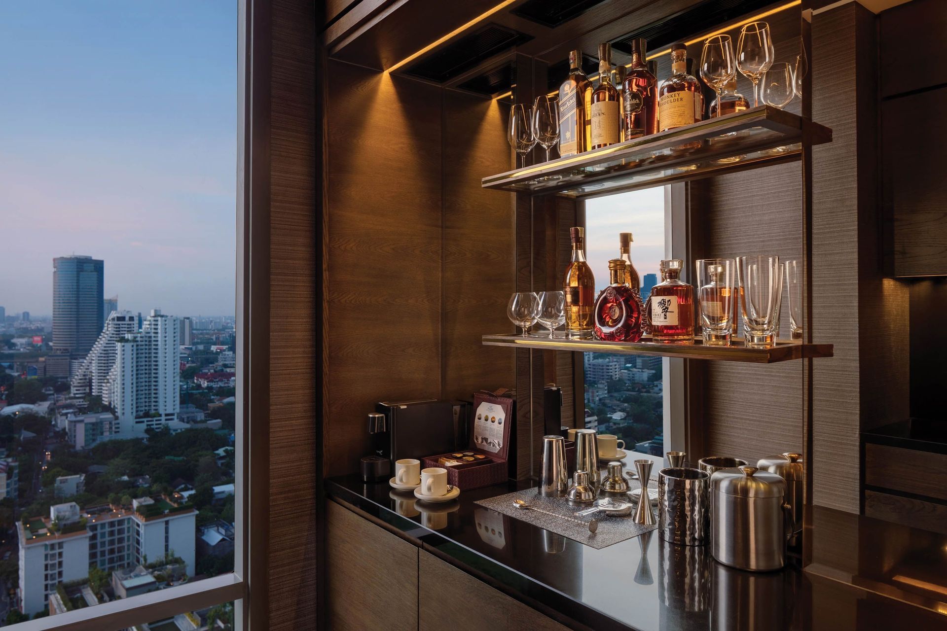 Thonburi-bar.jpg