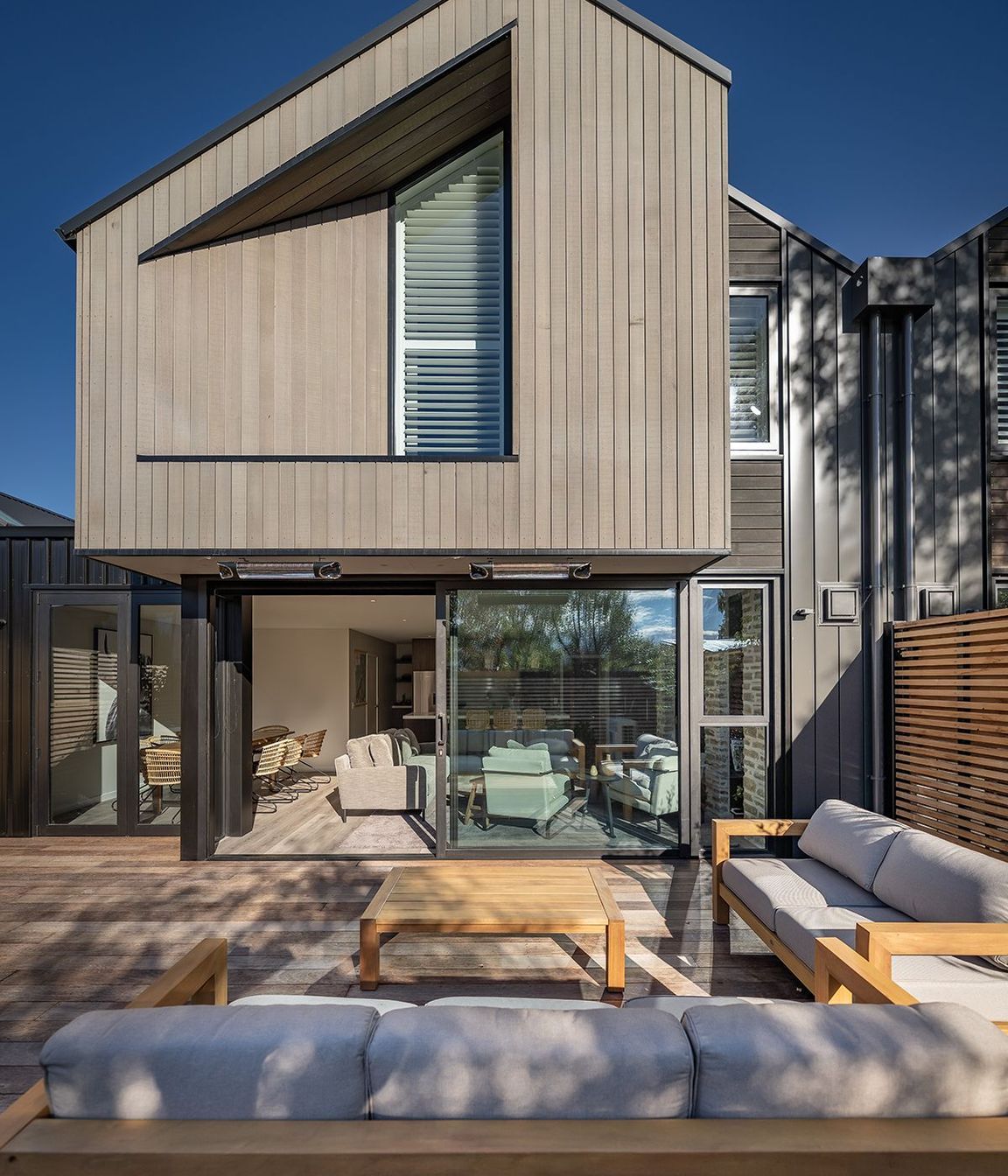 Upton-Street-ApartmentsCondon-Scott-ArchitectsExterior-Deck.jpg
