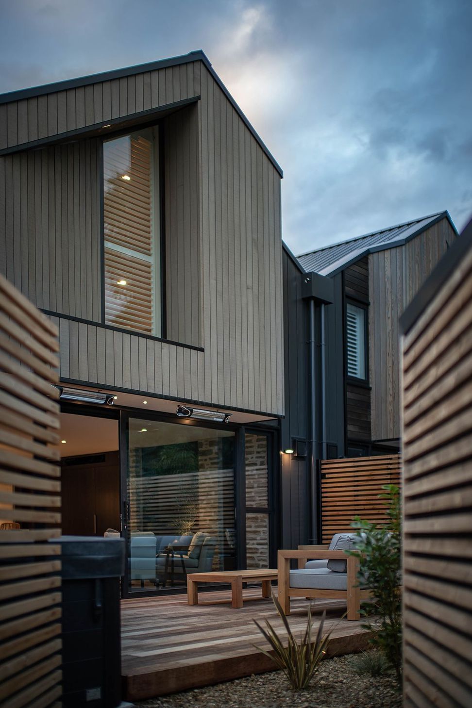 Upton-Street-ApartmentsCondon-Scott-ArchitectsExterior-Seating.jpg