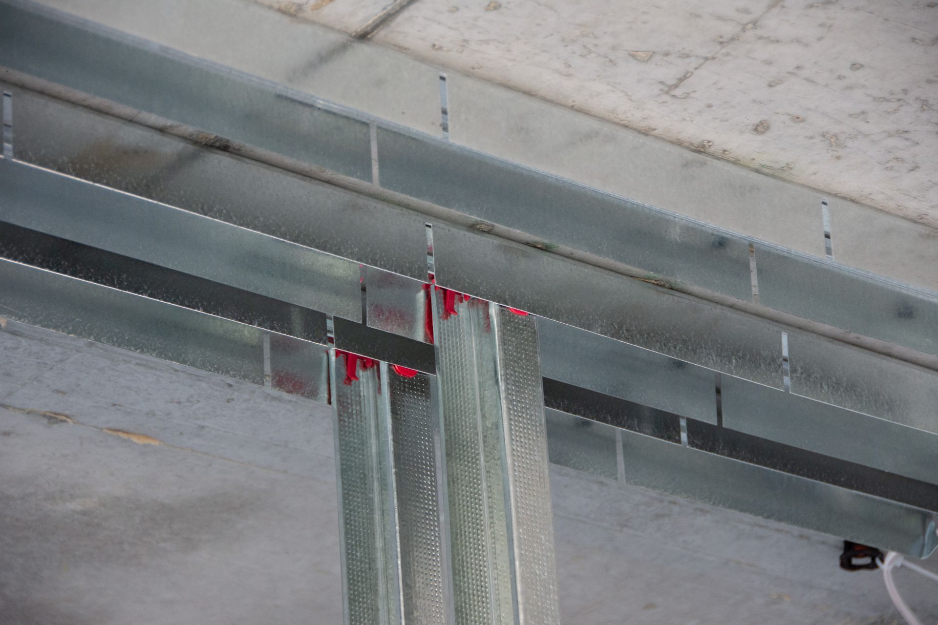 Vortex system installation in the tower demonstrating its disallowance of steel-on-steel contact.