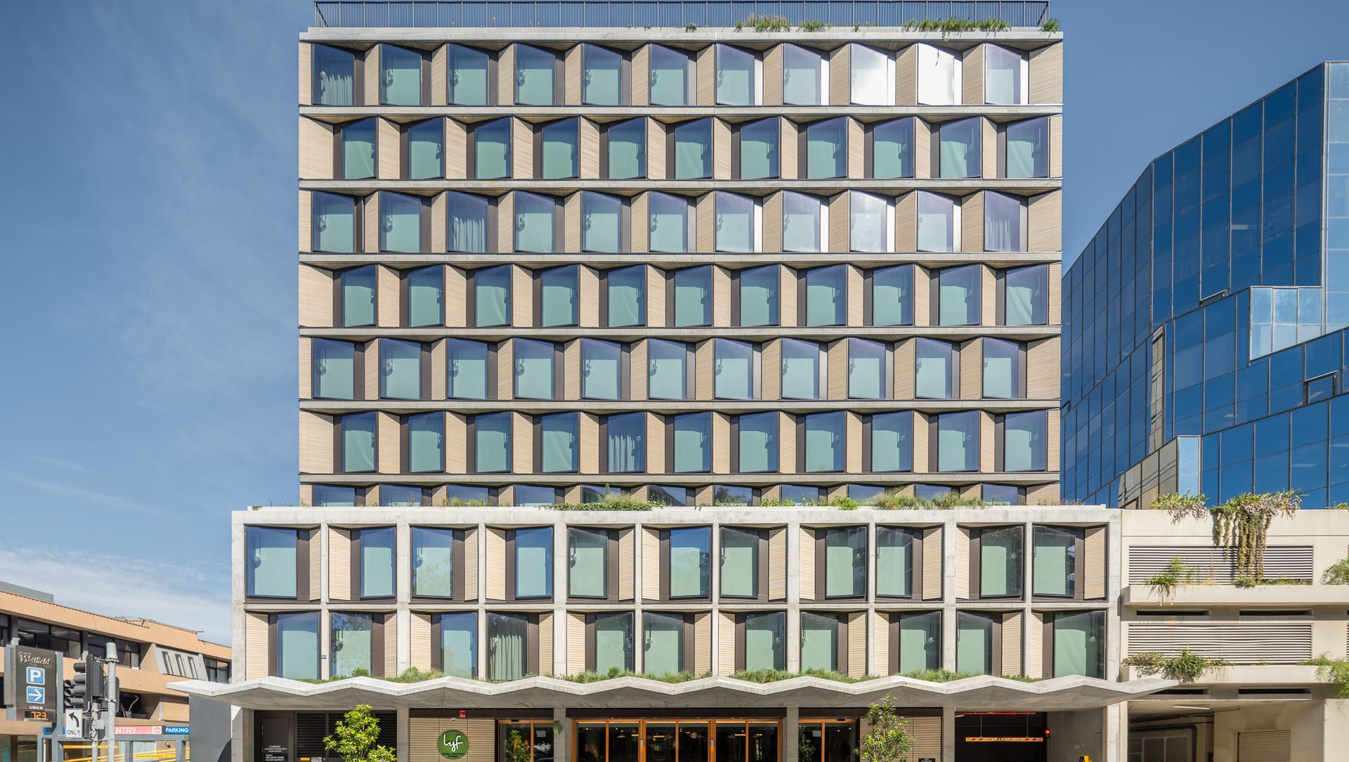 Iglu - Bondi Junction banner