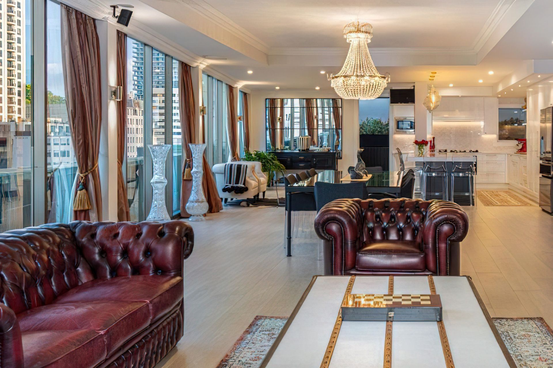 Penthouse in Queen St