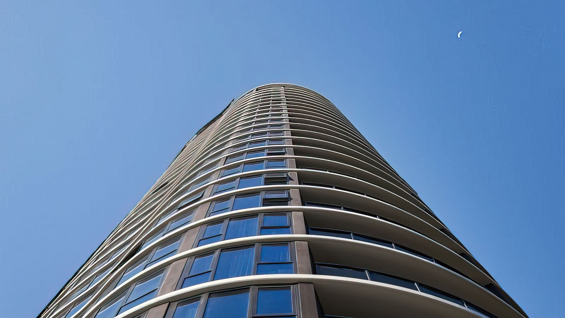 Vue Broadbeach banner