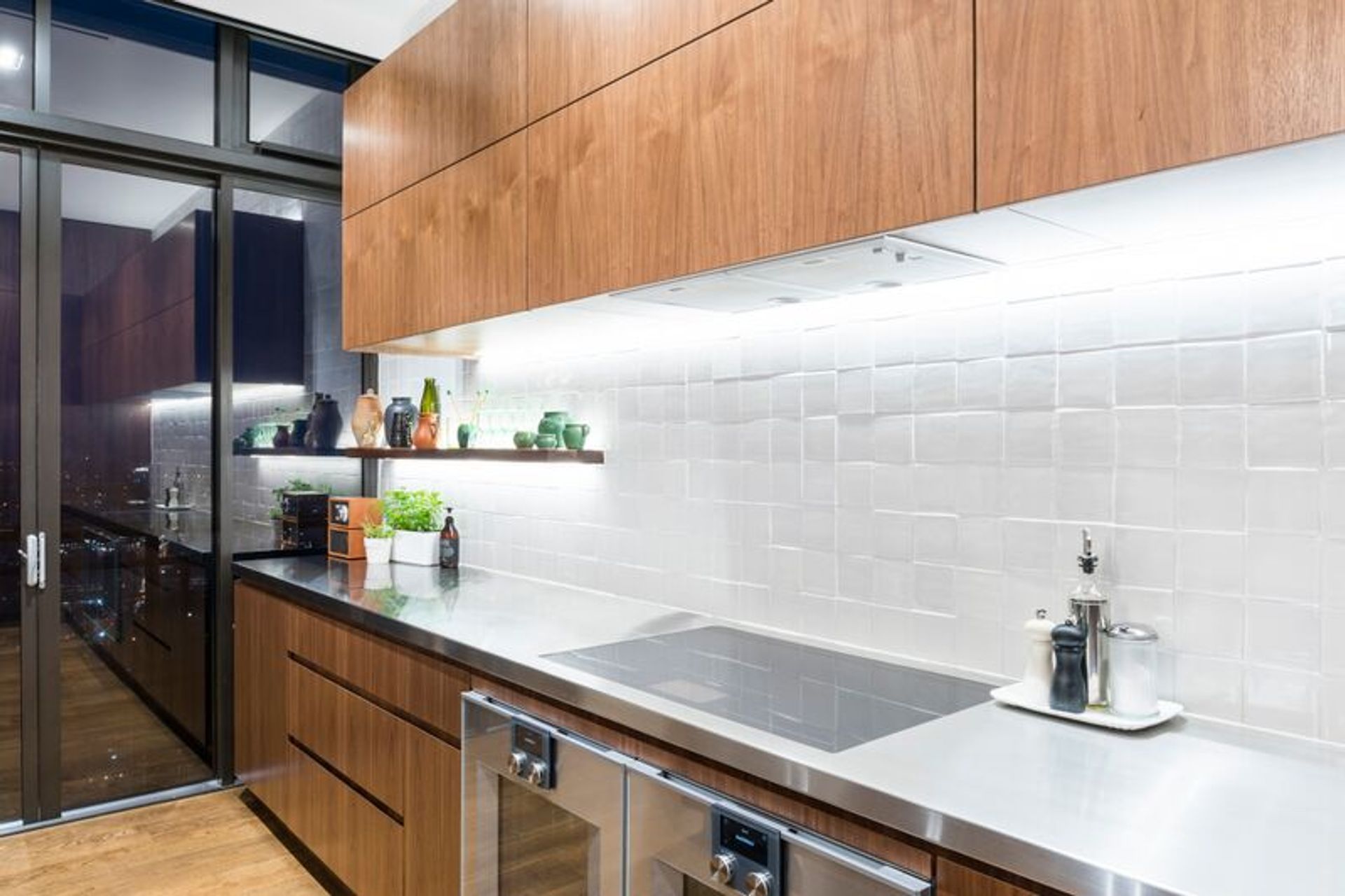 Metropolis Luxury Apartment