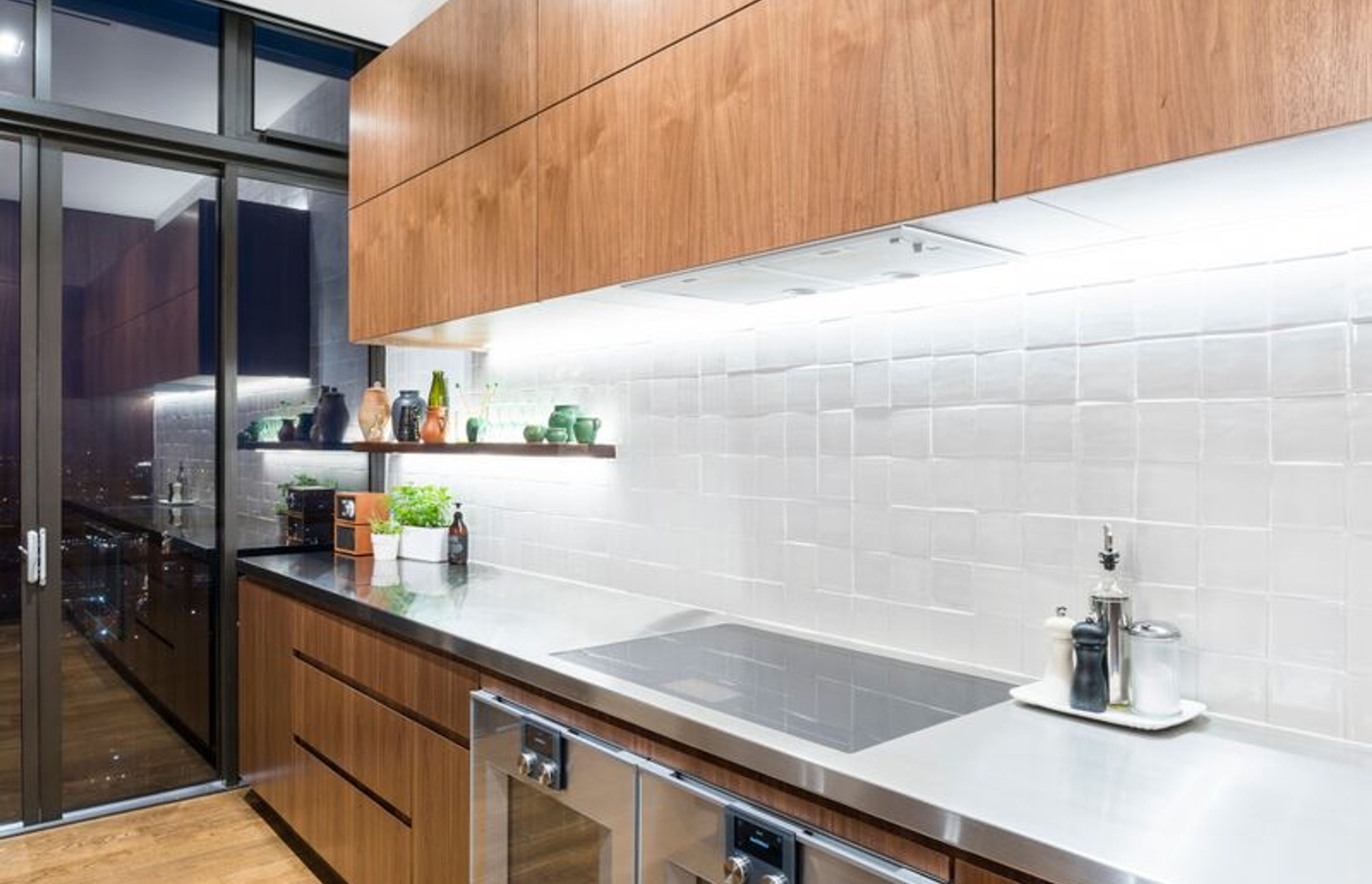 Metropolis Luxury Apartment