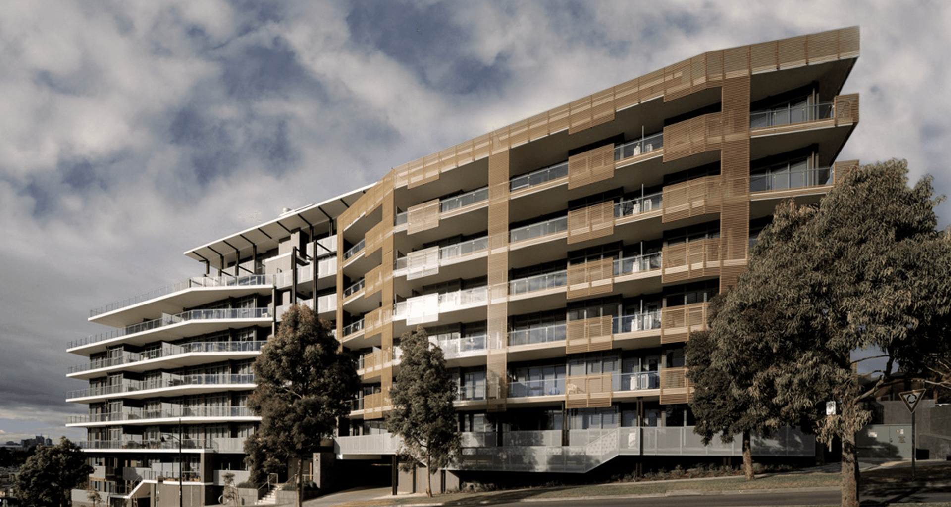 The Edge Waterview Apartments banner