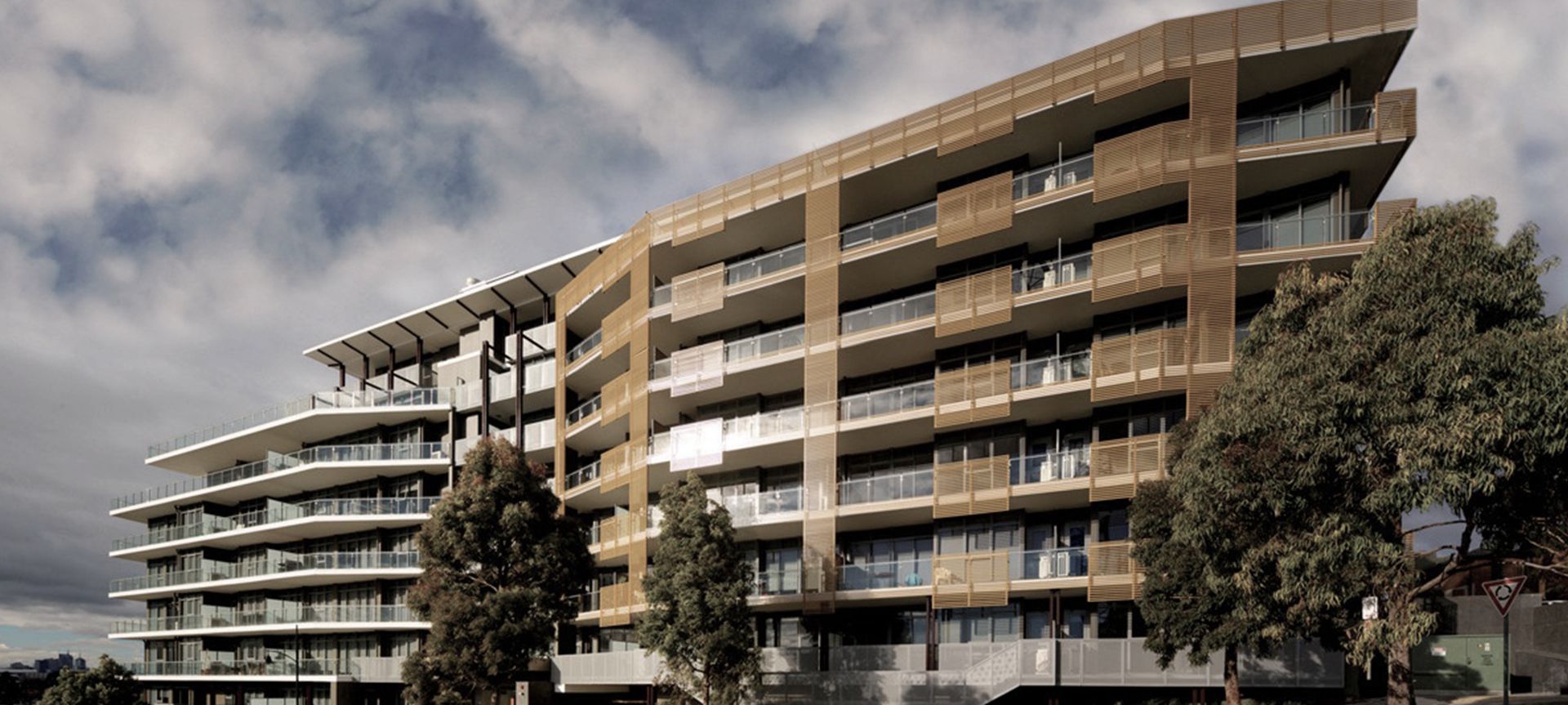 The Edge Waterview Apartments banner