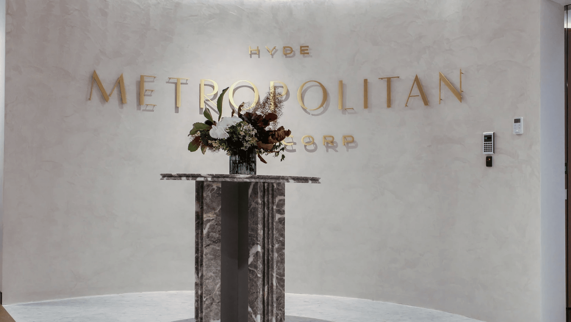 Metropolitan Apartments Display banner