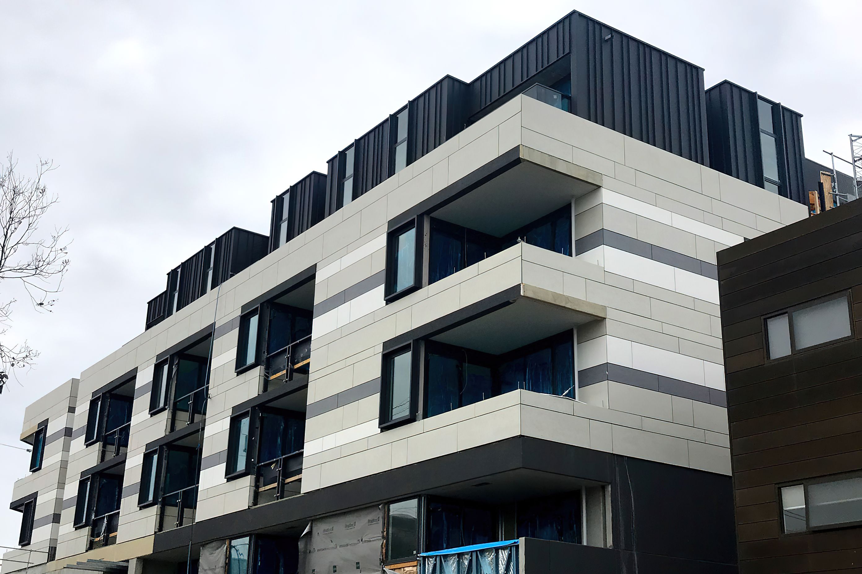 ##Murrumbeena Medium Rise Residential Cliptray 48 in Variable Widths