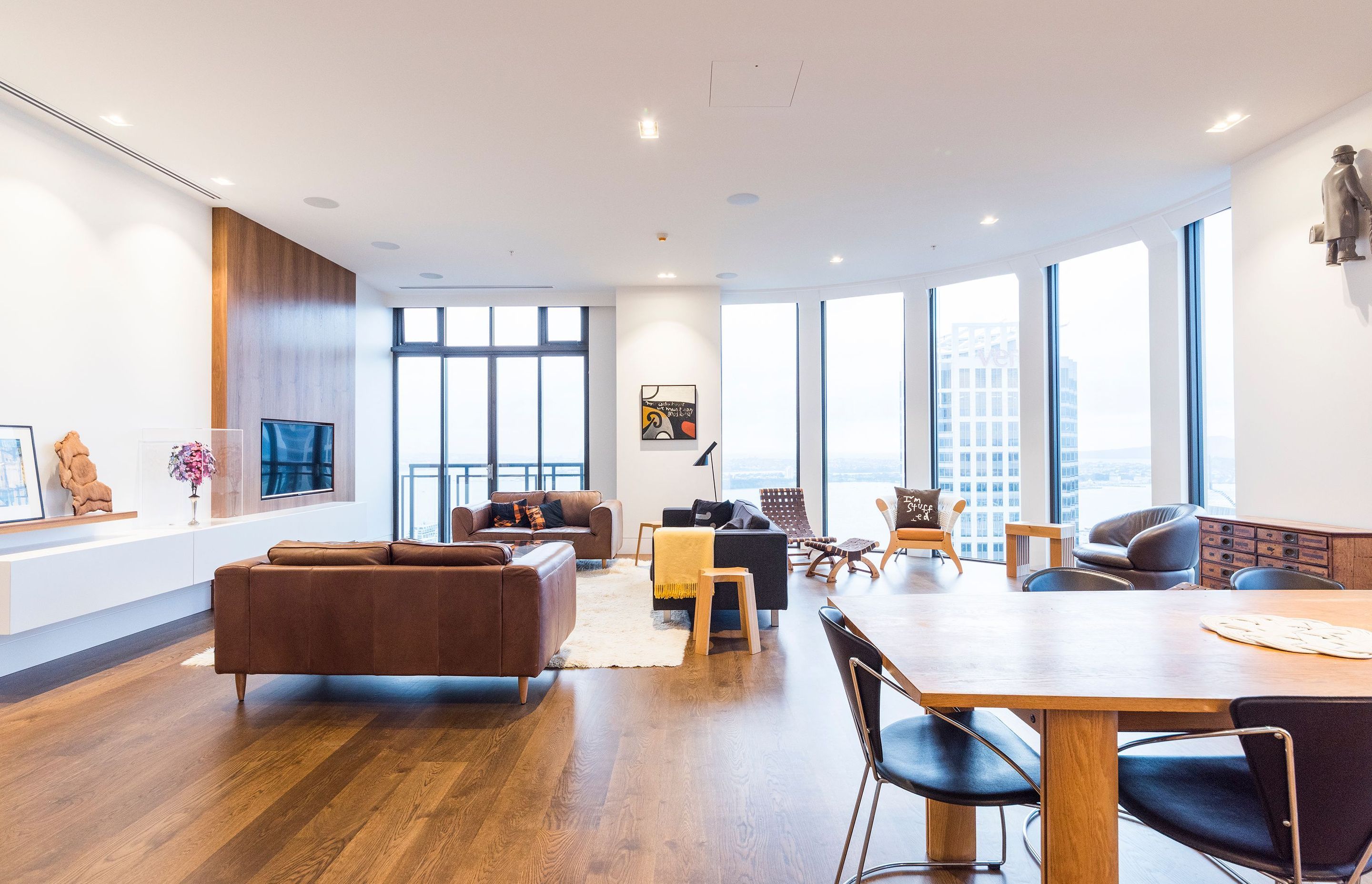 Metropolis Luxury Apartment