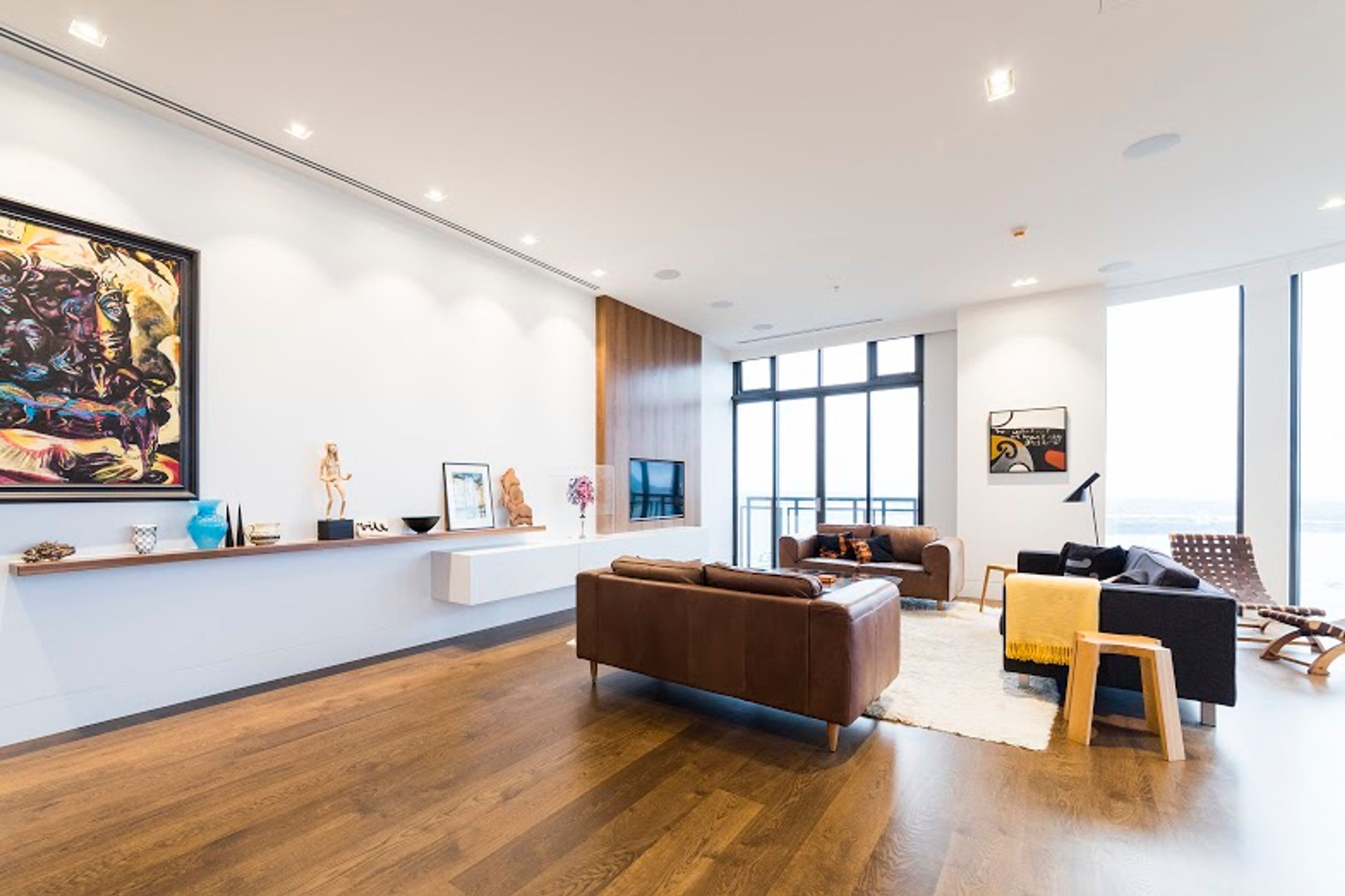 Metropolis Luxury Apartment
