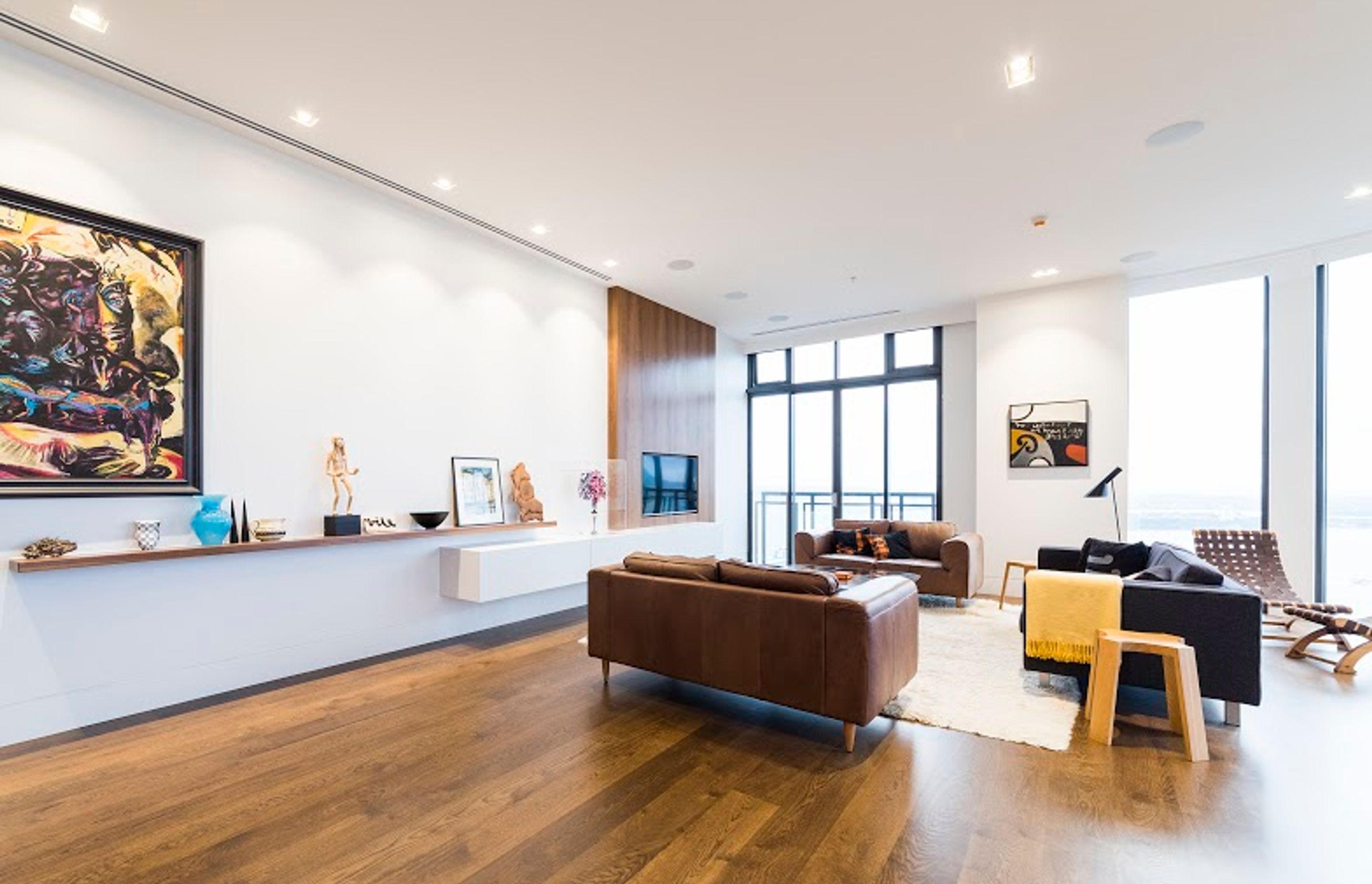 Metropolis Luxury Apartment