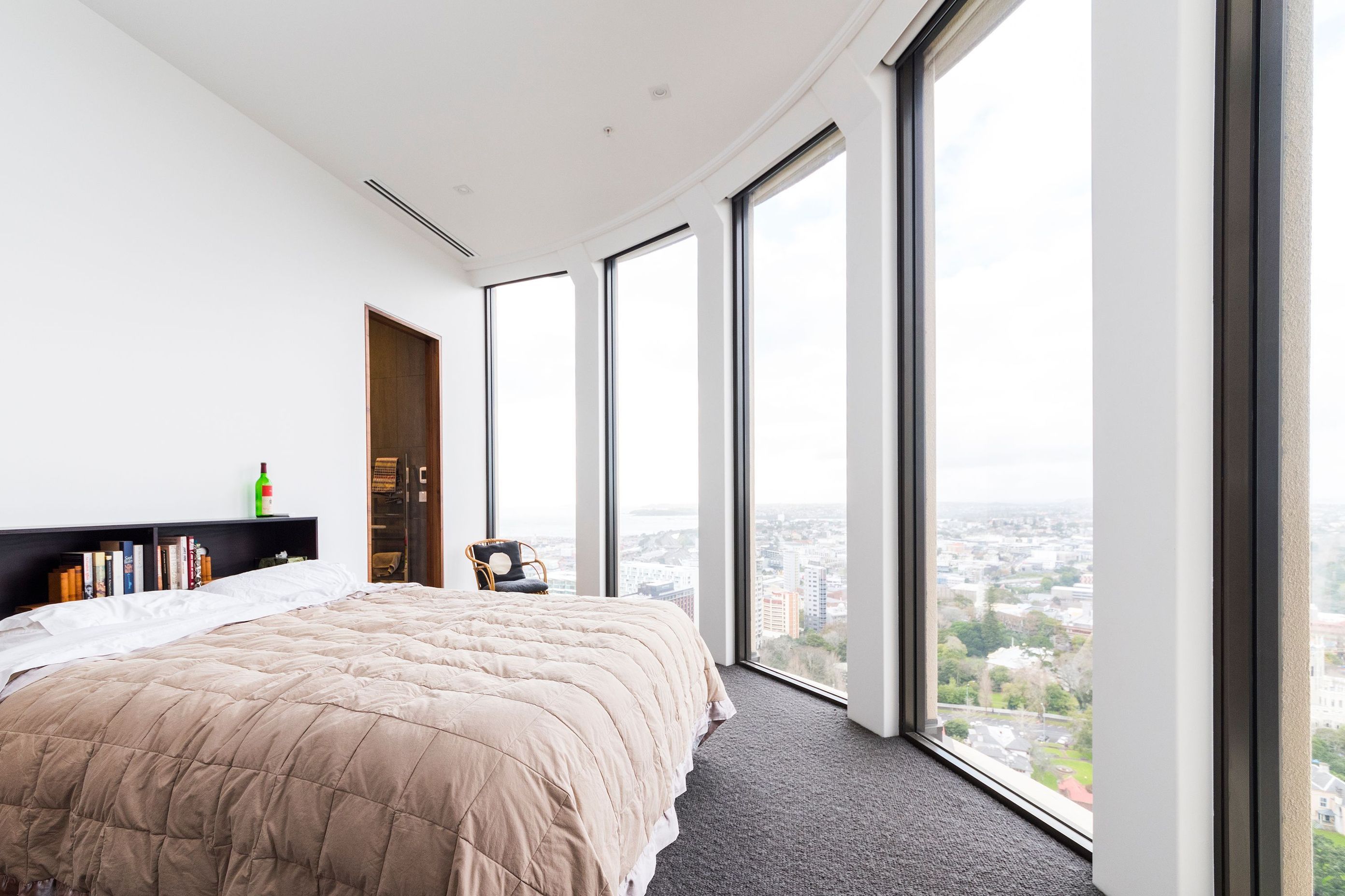 Metropolis Luxury Apartment