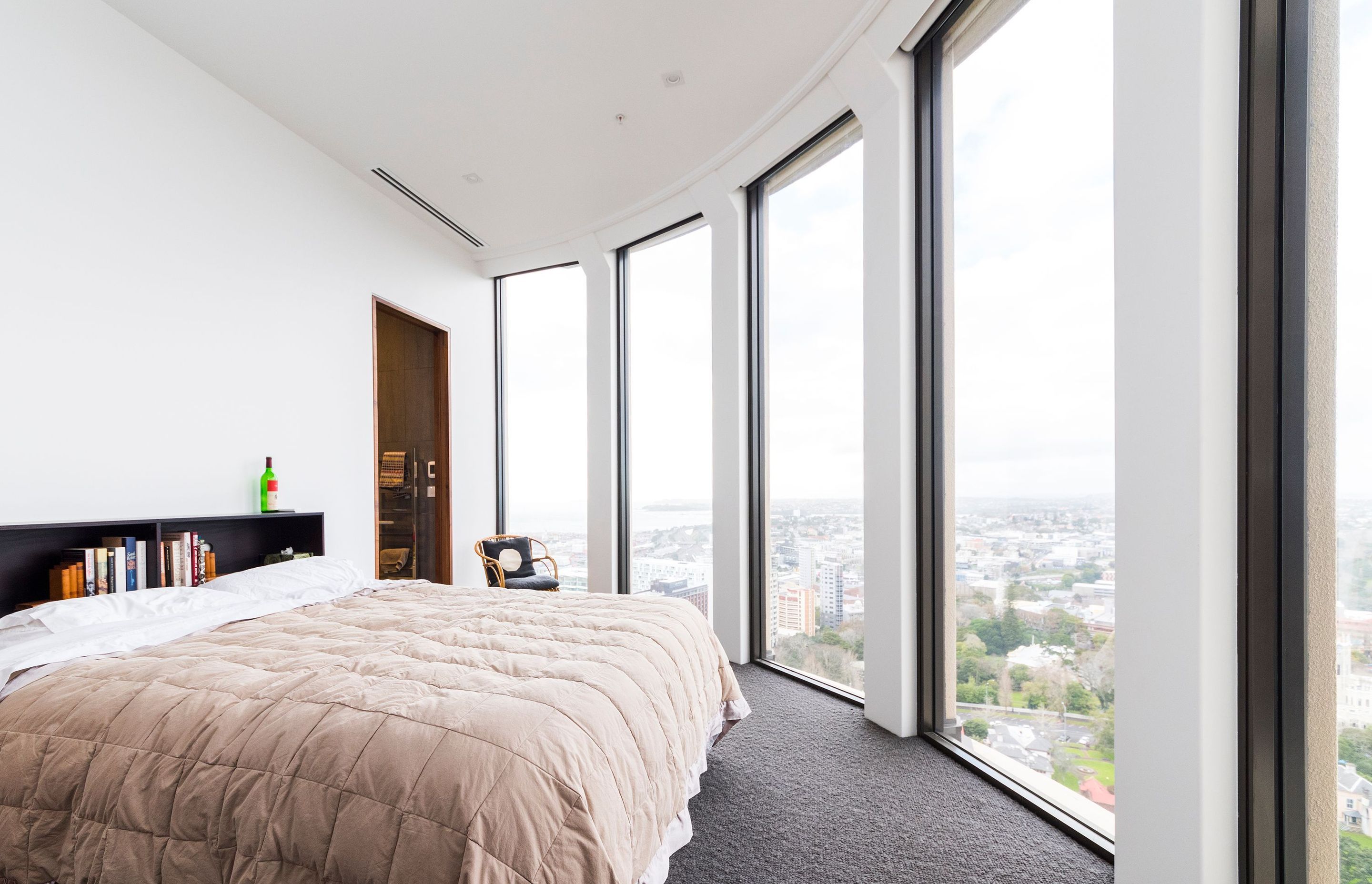 Metropolis Luxury Apartment