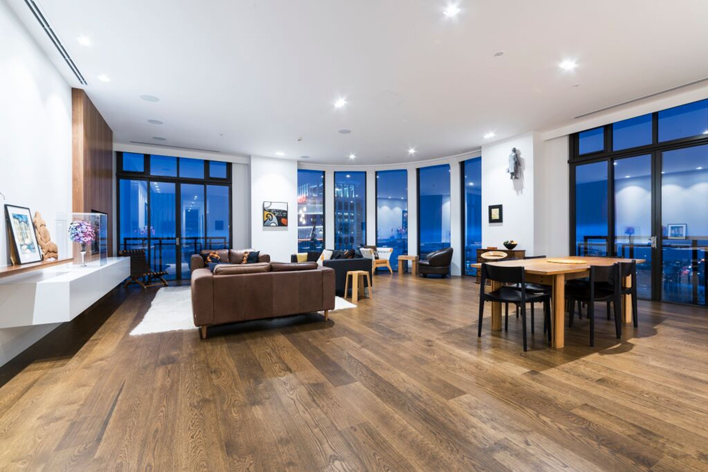 Metropolis Luxury Apartment