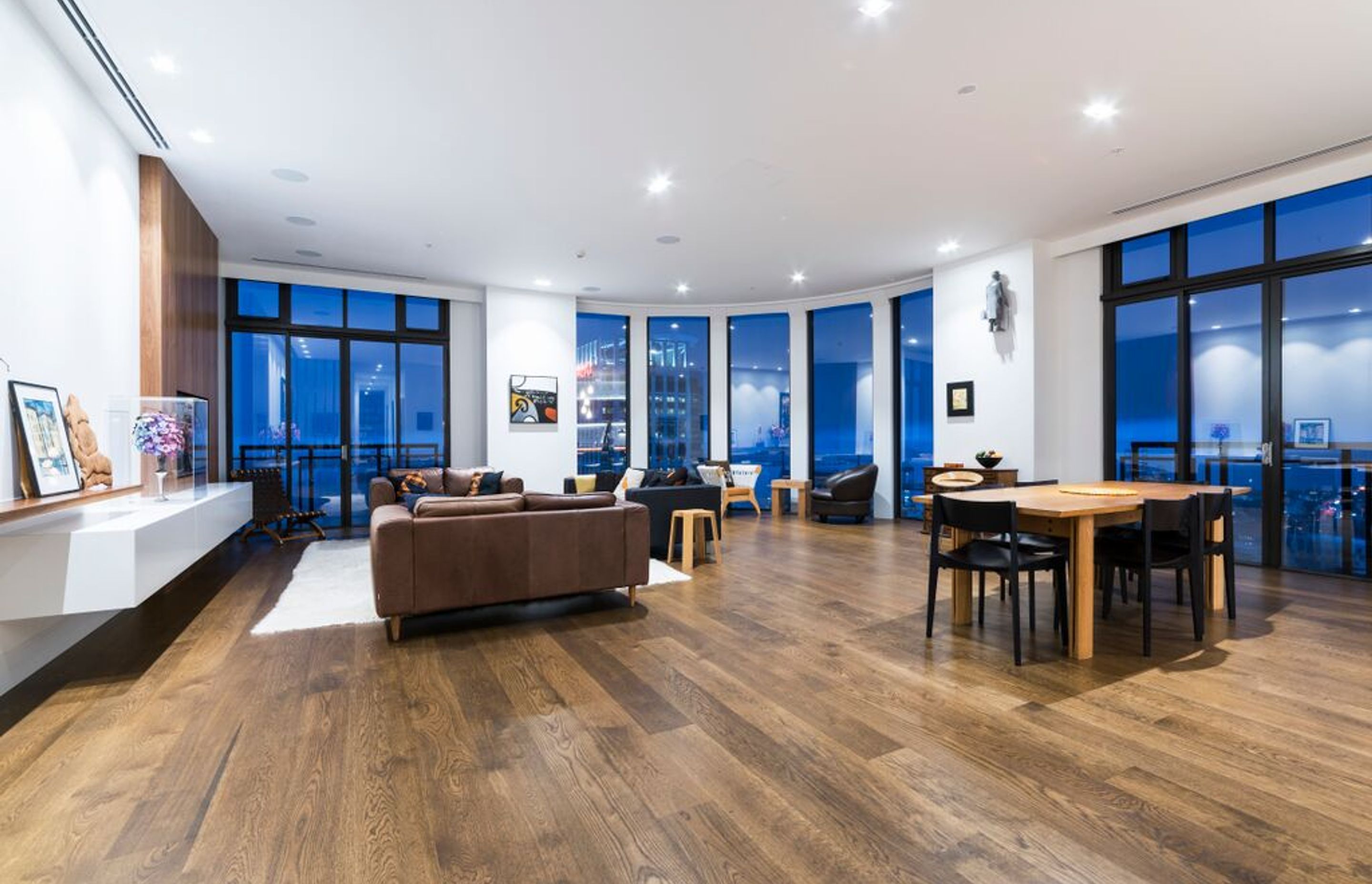 Metropolis Luxury Apartment