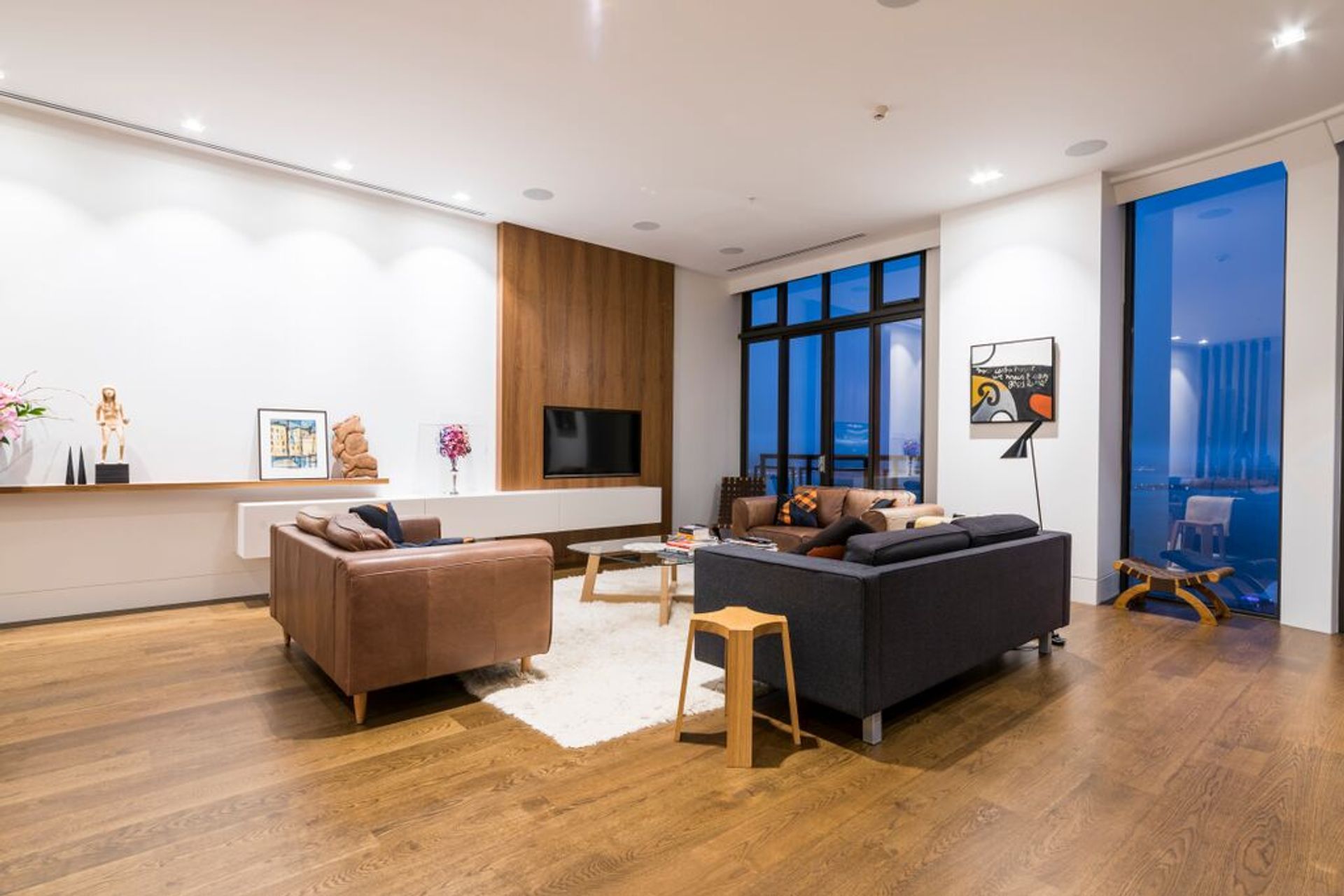 Metropolis Luxury Apartment