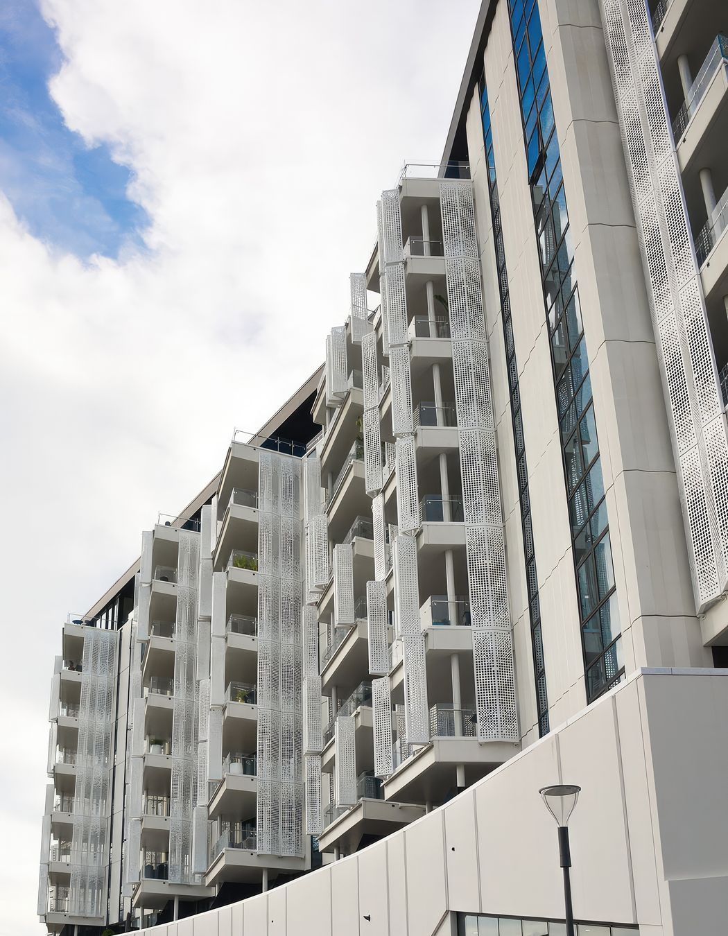 upAlexandra-Park-Apartments-11-fix-standard-scale-200x.jpg