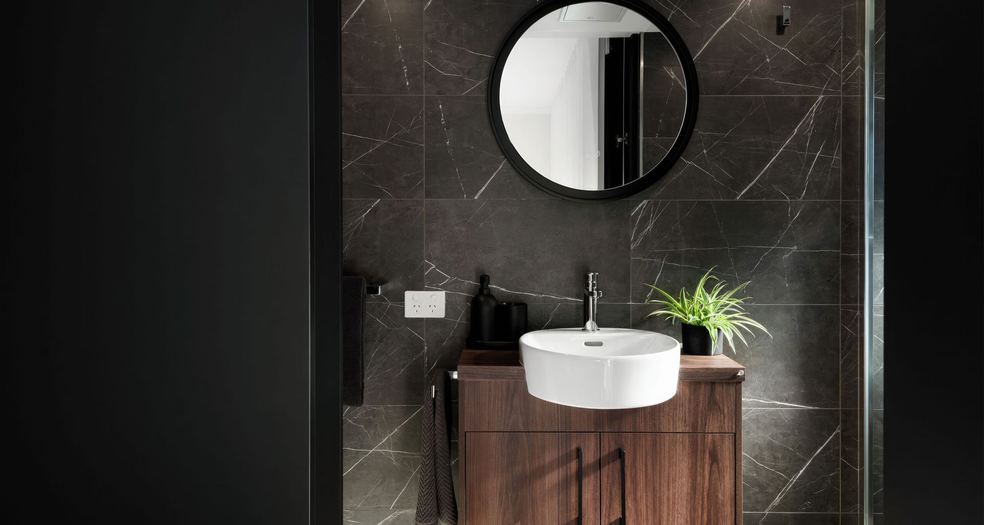 Contemporary Apartment – Kangaroo Point banner