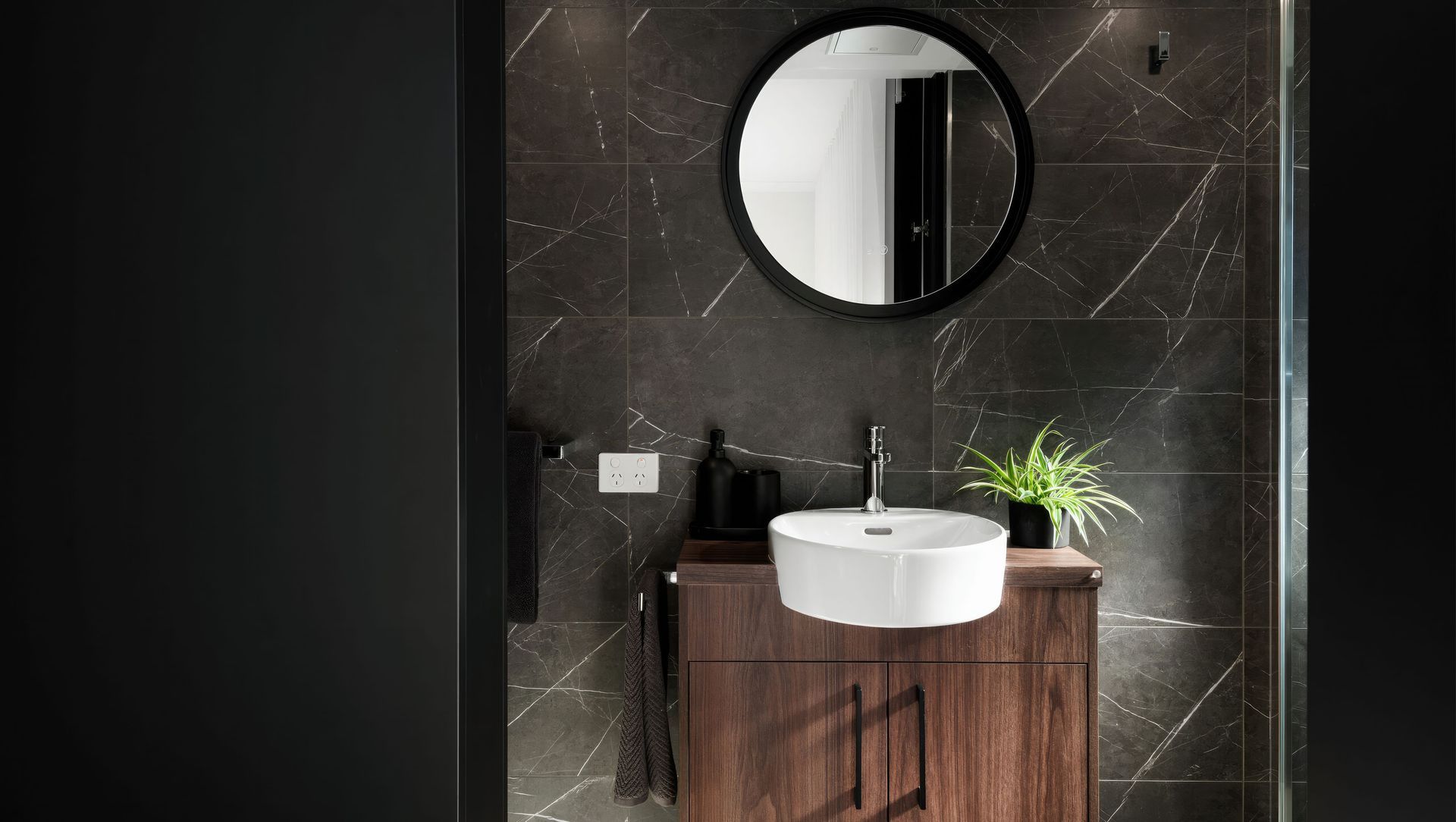 Contemporary Apartment – Kangaroo Point banner
