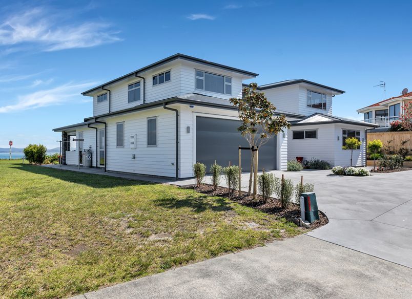 One Tree Point- Northland- Waterfront/ Luxury / Beach House / Outdoor Living / New Build  by Cogan Custom Homes