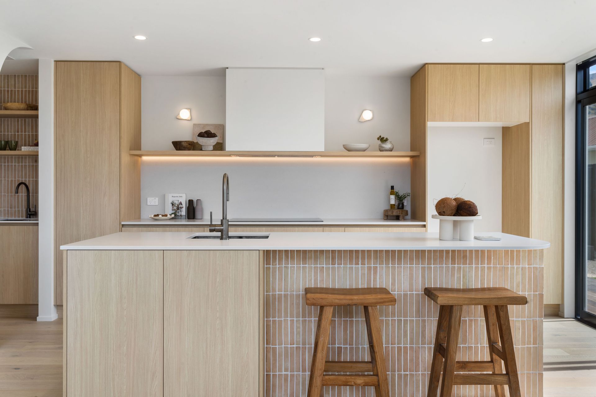 010Open2viewID551562-ColensoSt36Sumner.jpg