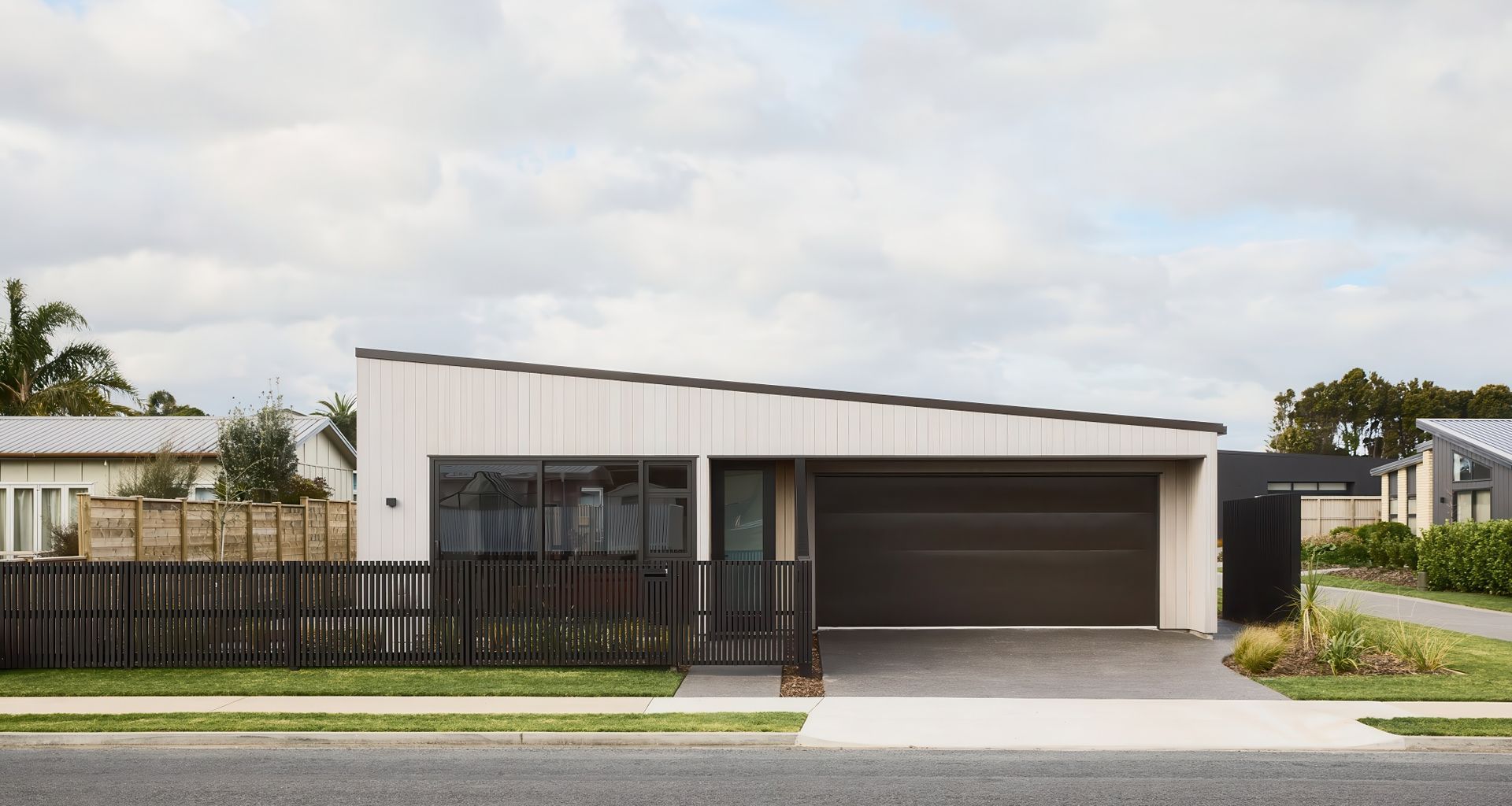Waihi Beach House banner