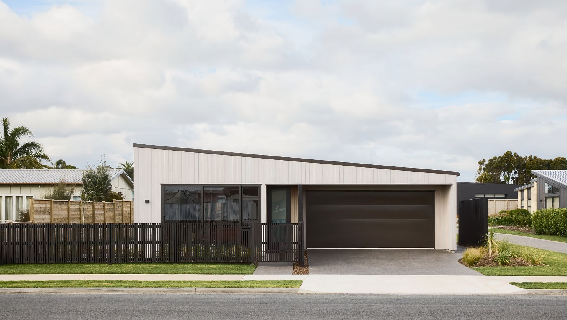 Waihi Beach House banner