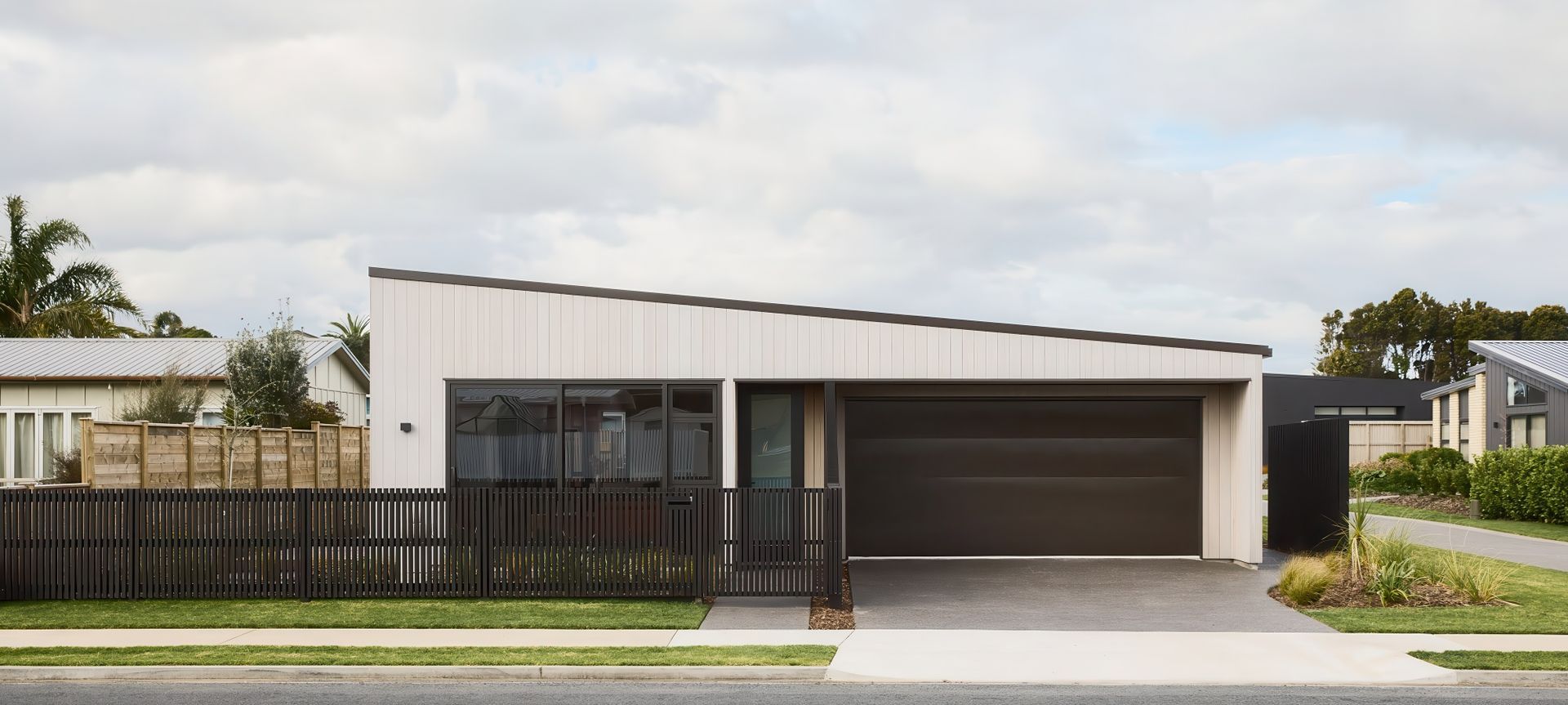 Waihi Beach House banner