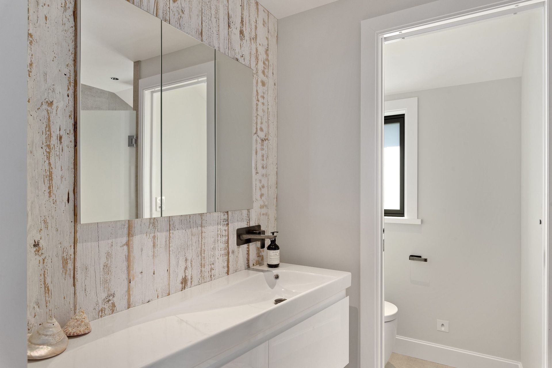 Milly’s Beach House, Algies Bay