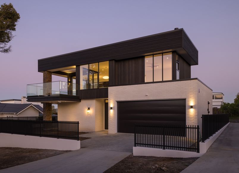 Modern Ease with Coastal Breeze