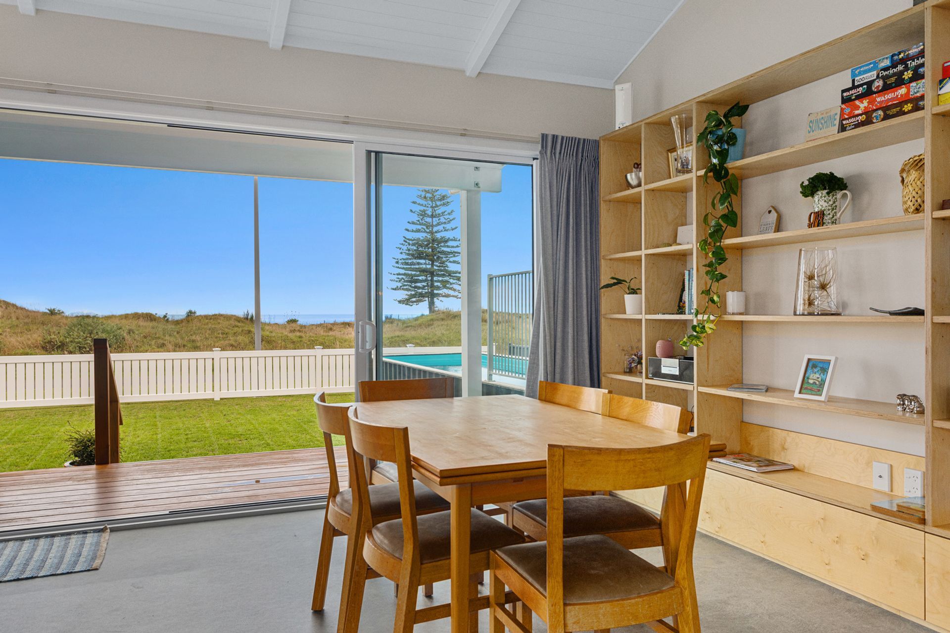 Tiny house living at the beach