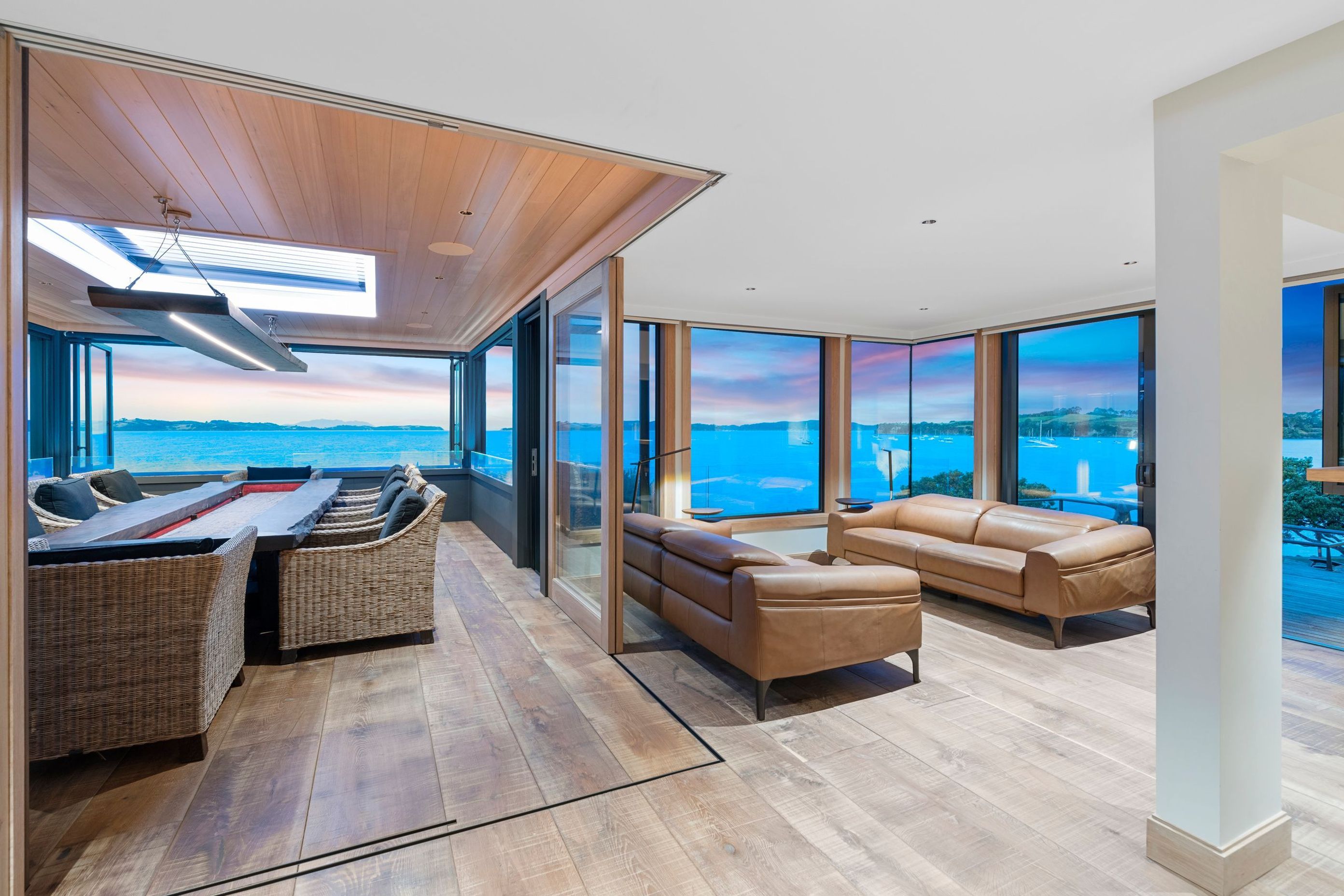 A selection of timbers was chosen for the interior, including hand-scraped, 500mm-wide oak boards—imported from Belgium—for the floors