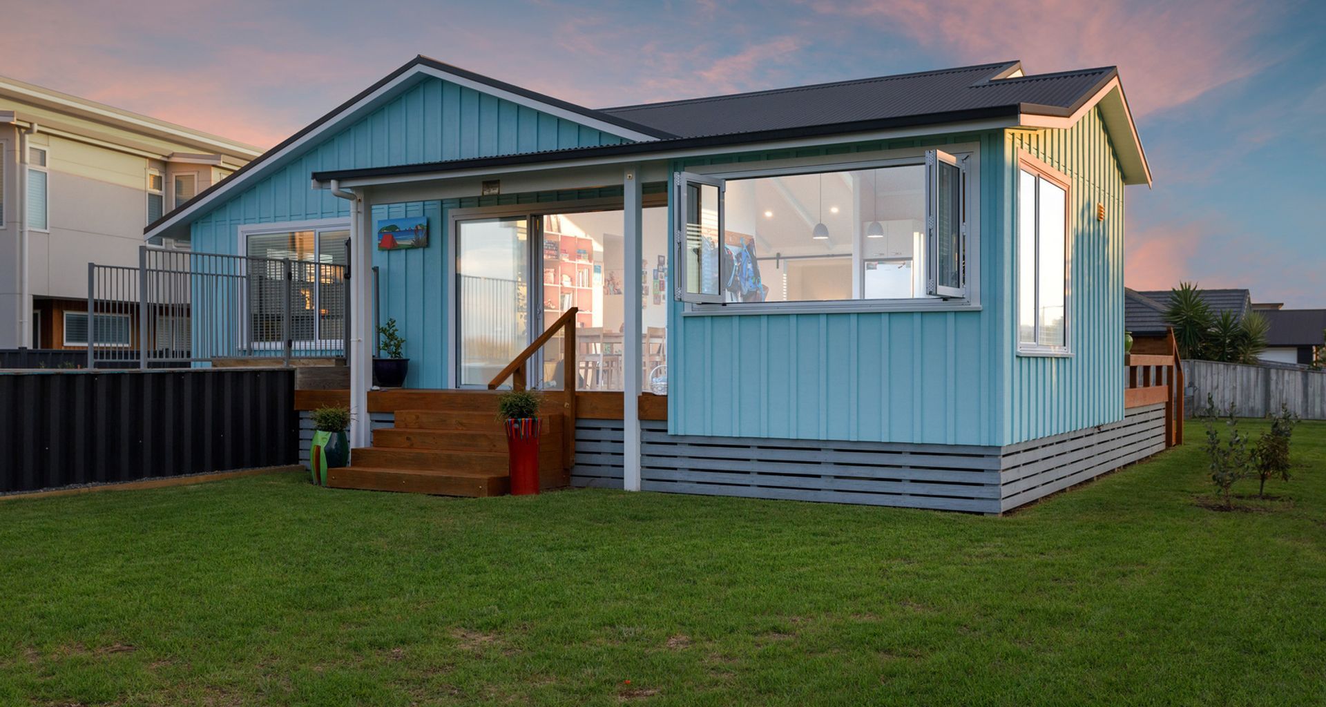 Tiny house living at the beach banner
