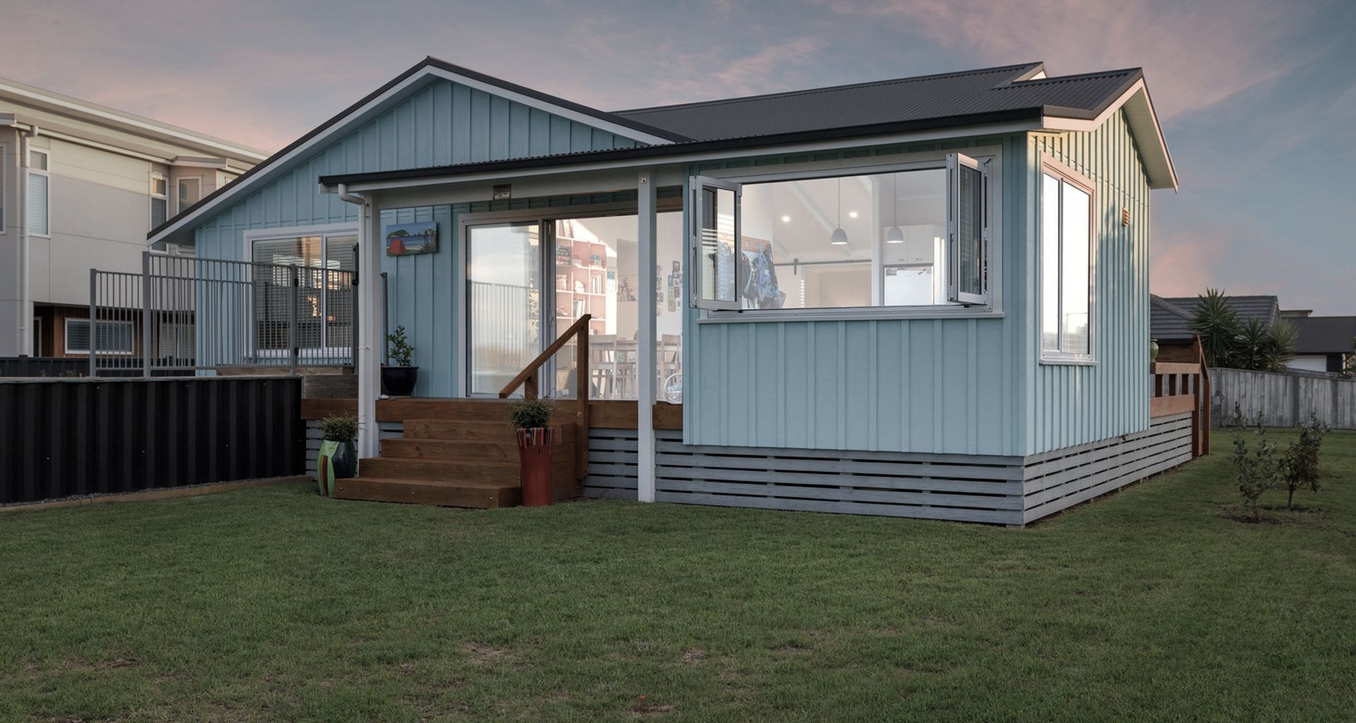 Tiny house living at the beach banner