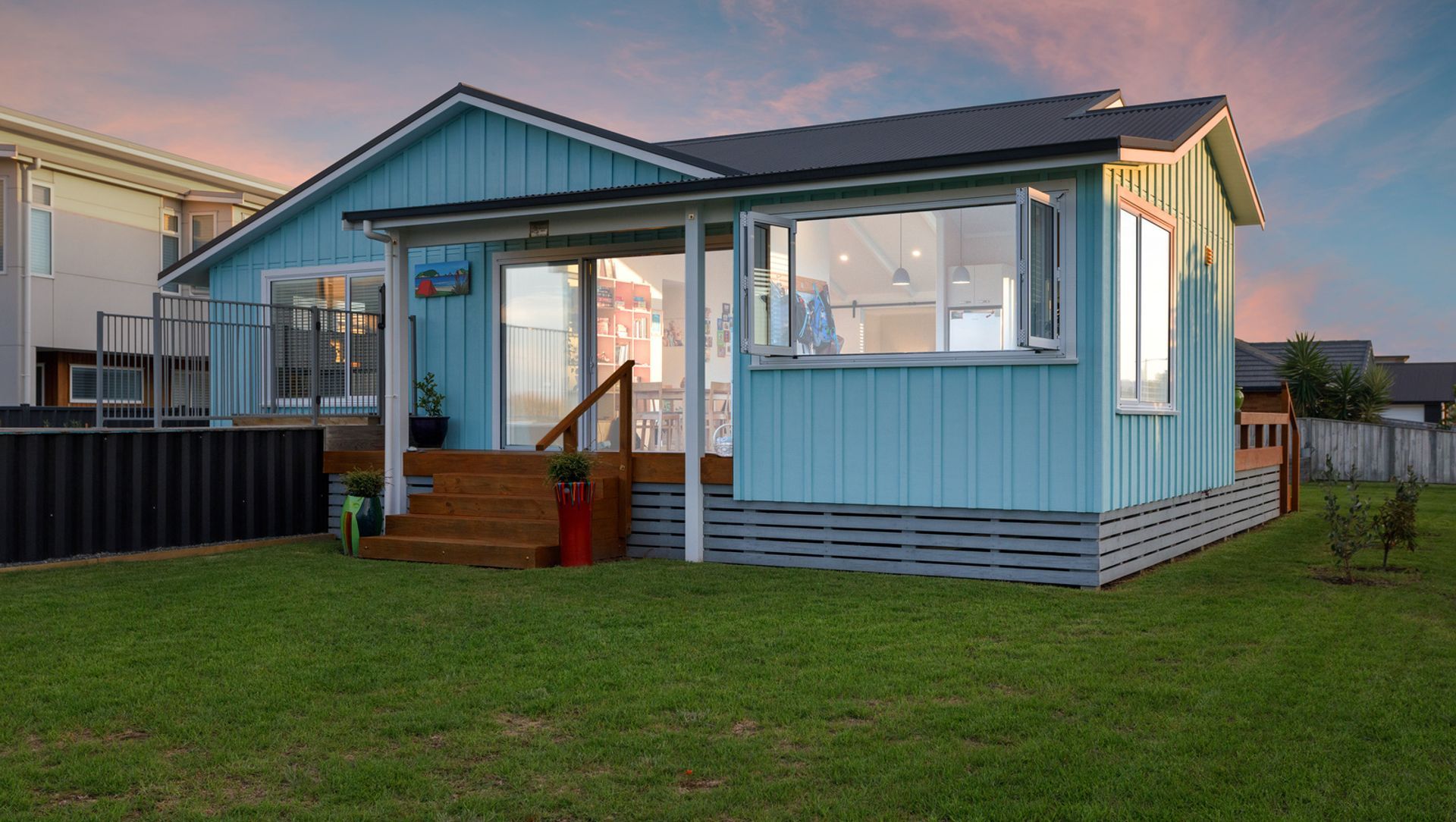 Tiny house living at the beach banner