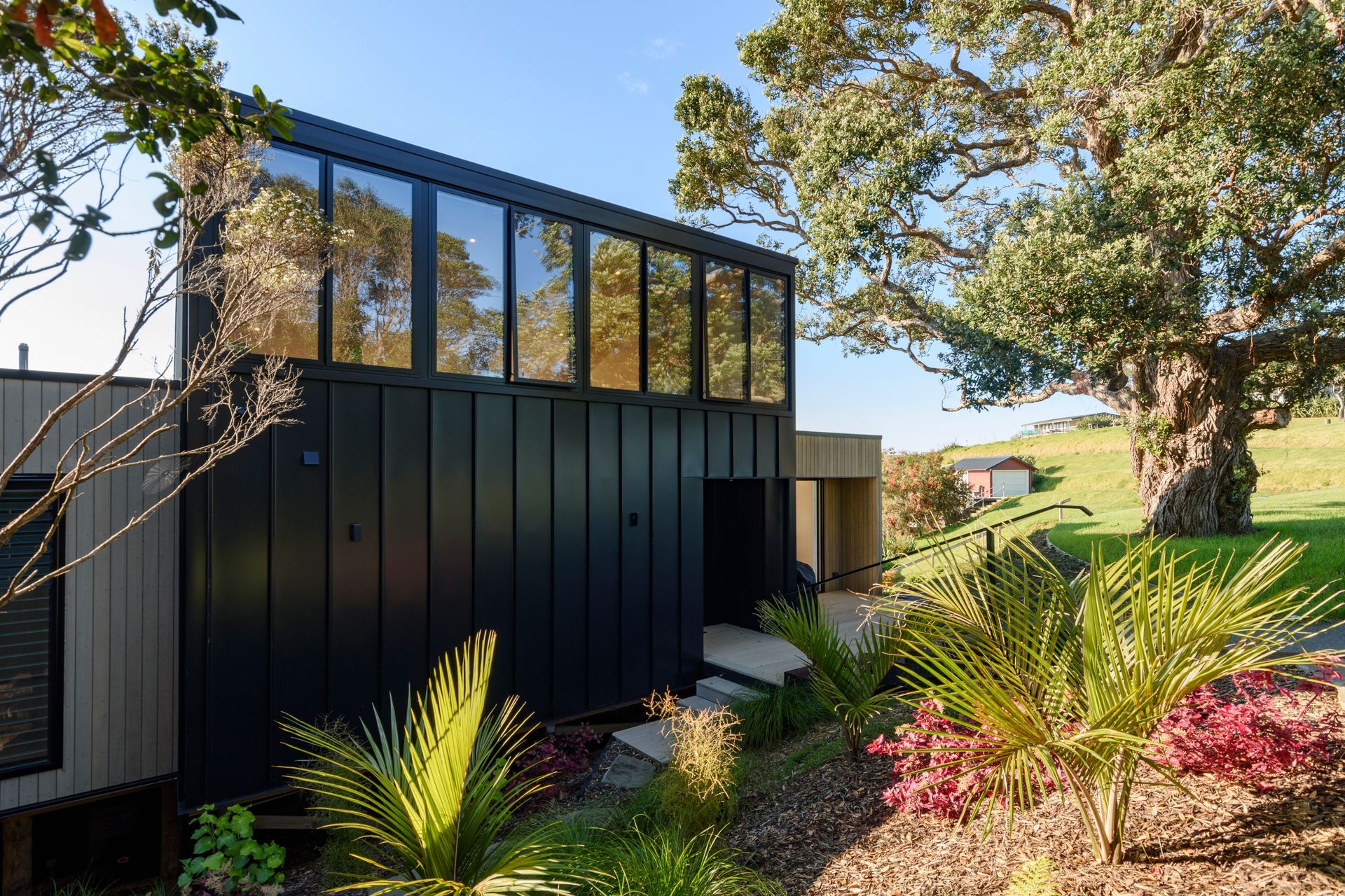 1-Wooleys-St-Matapouri104.jpg