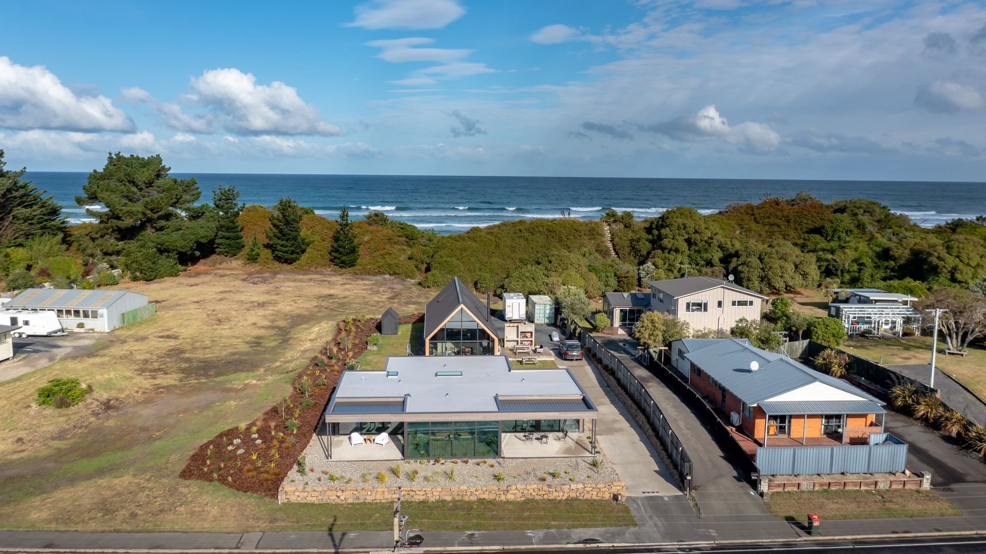 Tour of the Beach House | Gary Todd Architecture video