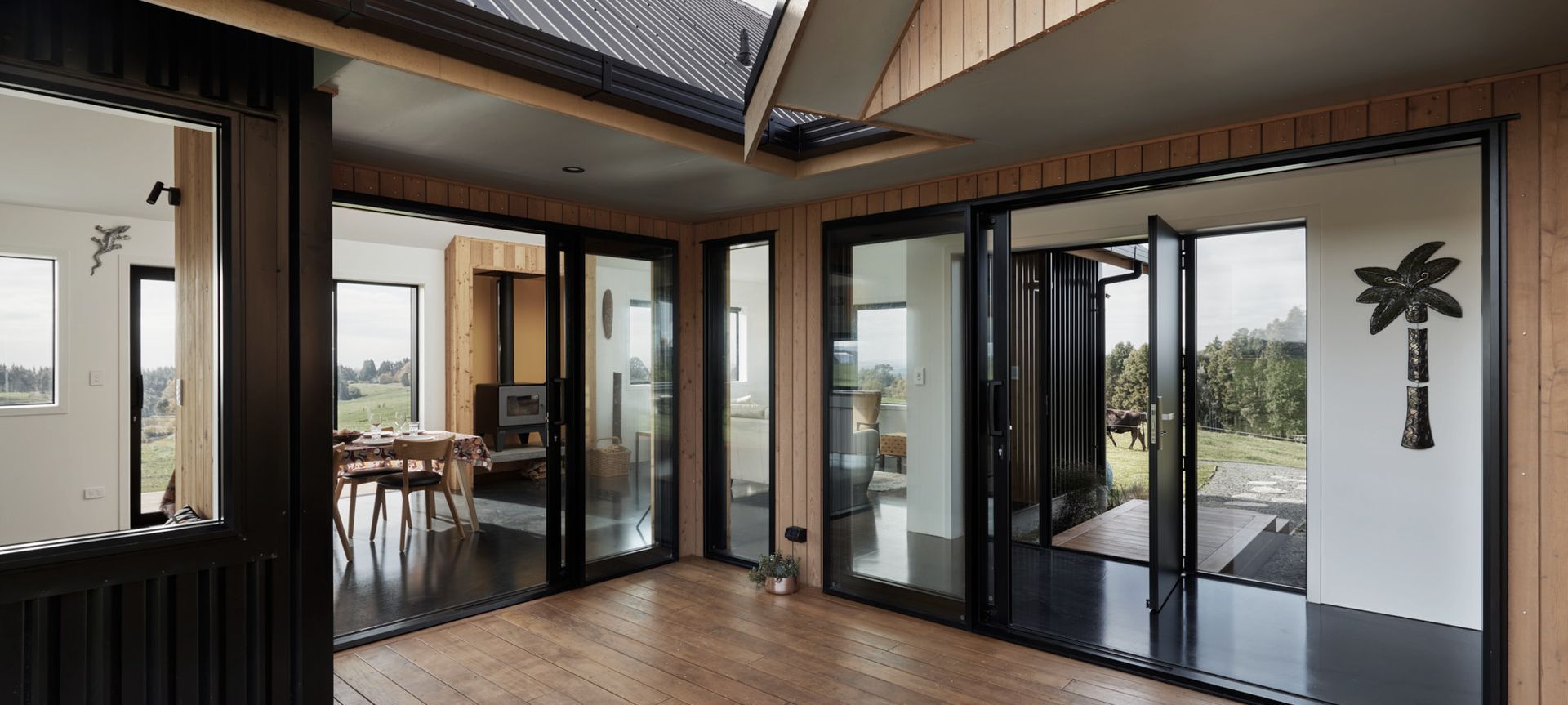 Te Ngahere a Kataraina - Kathy's forest house banner