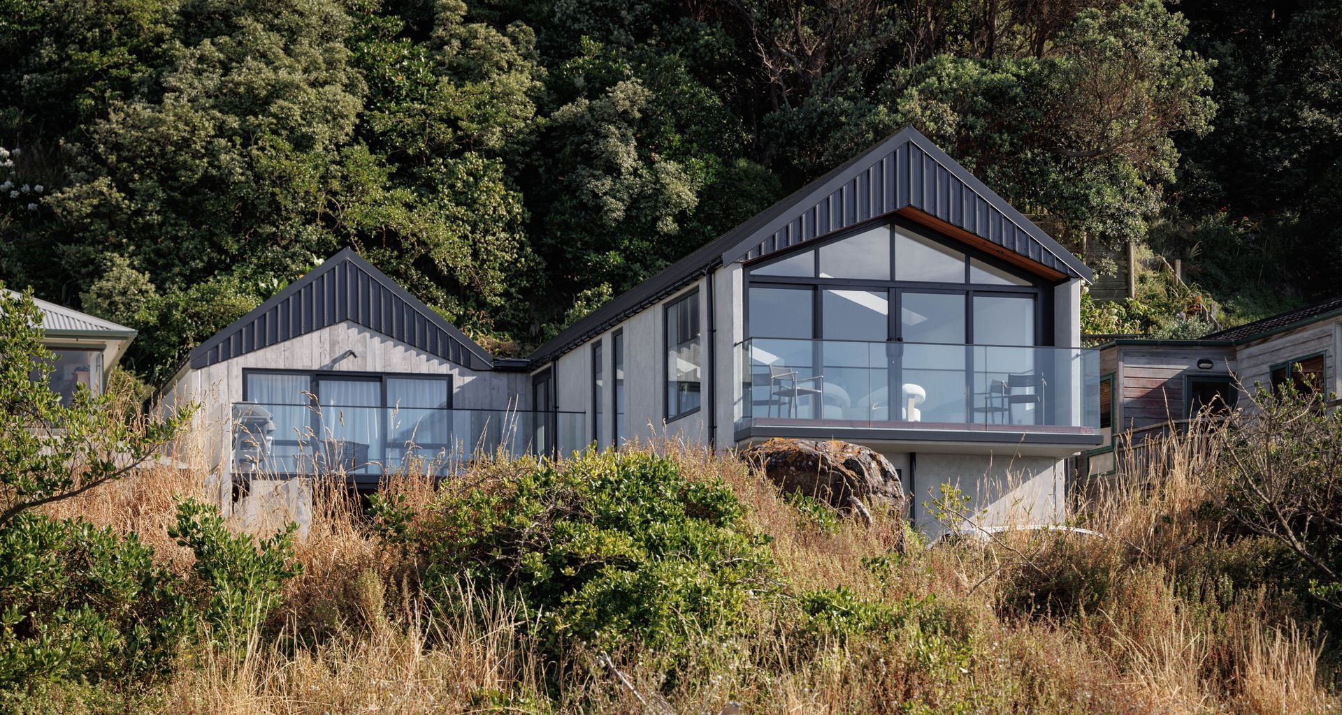 A house on the raw edge banner